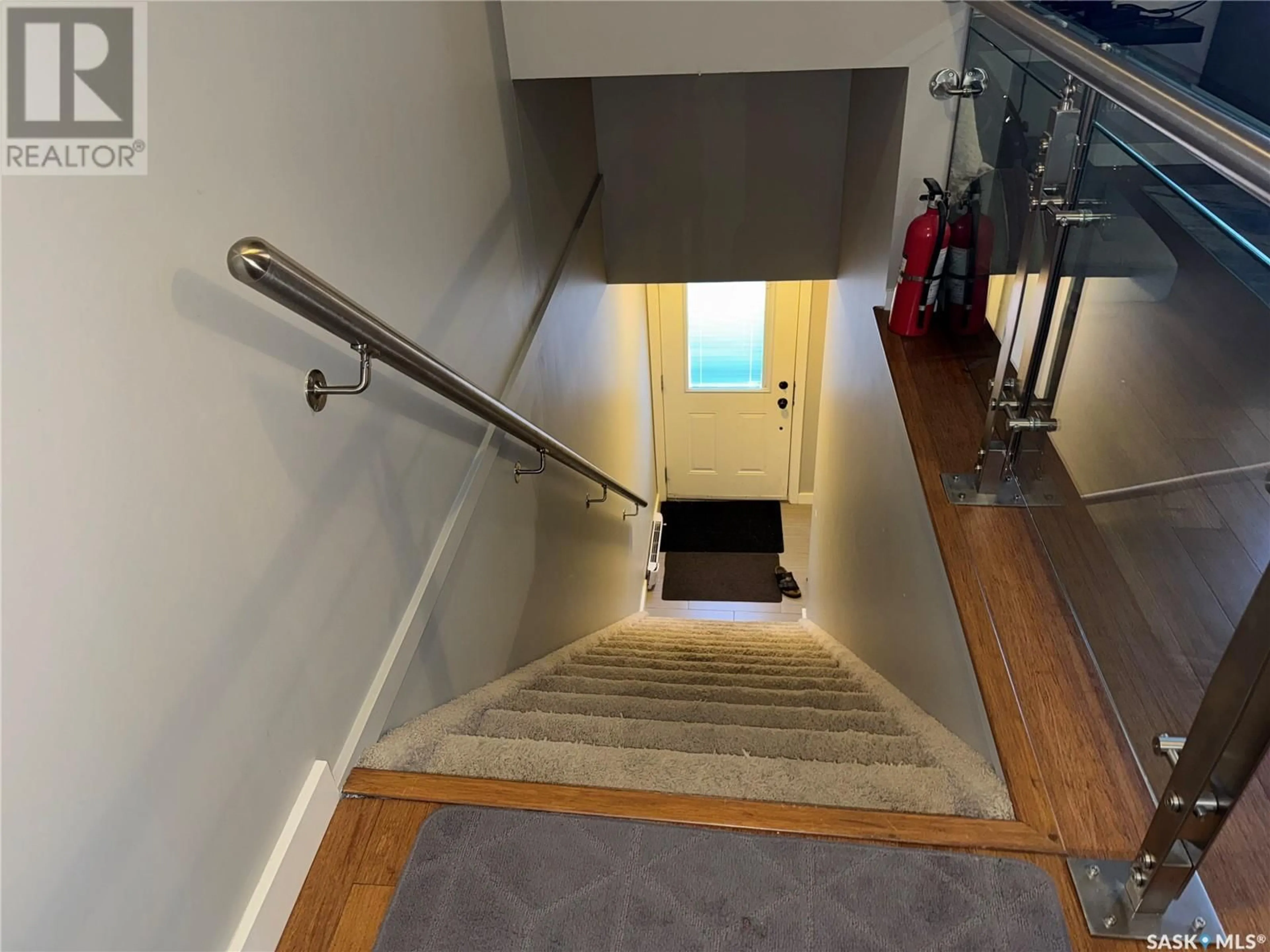 Stairs for 1015 - 1806 PATRICK CRESCENT, Saskatoon Saskatchewan S7W0M5