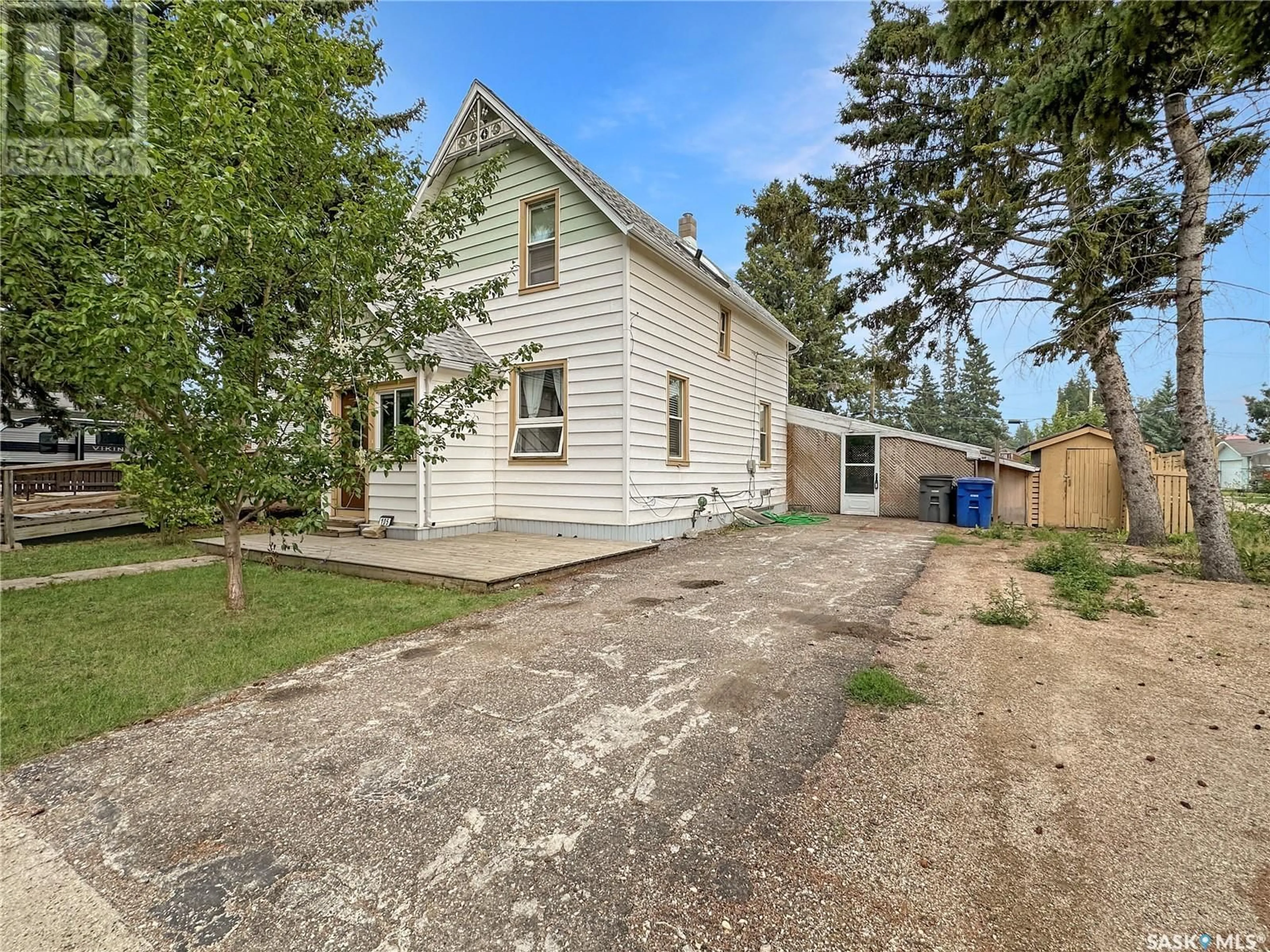 A pic from outside/outdoor area/front of a property/back of a property/a pic from drone, street for 105 MACDONALD STREET, Balcarres Saskatchewan S0G0C0