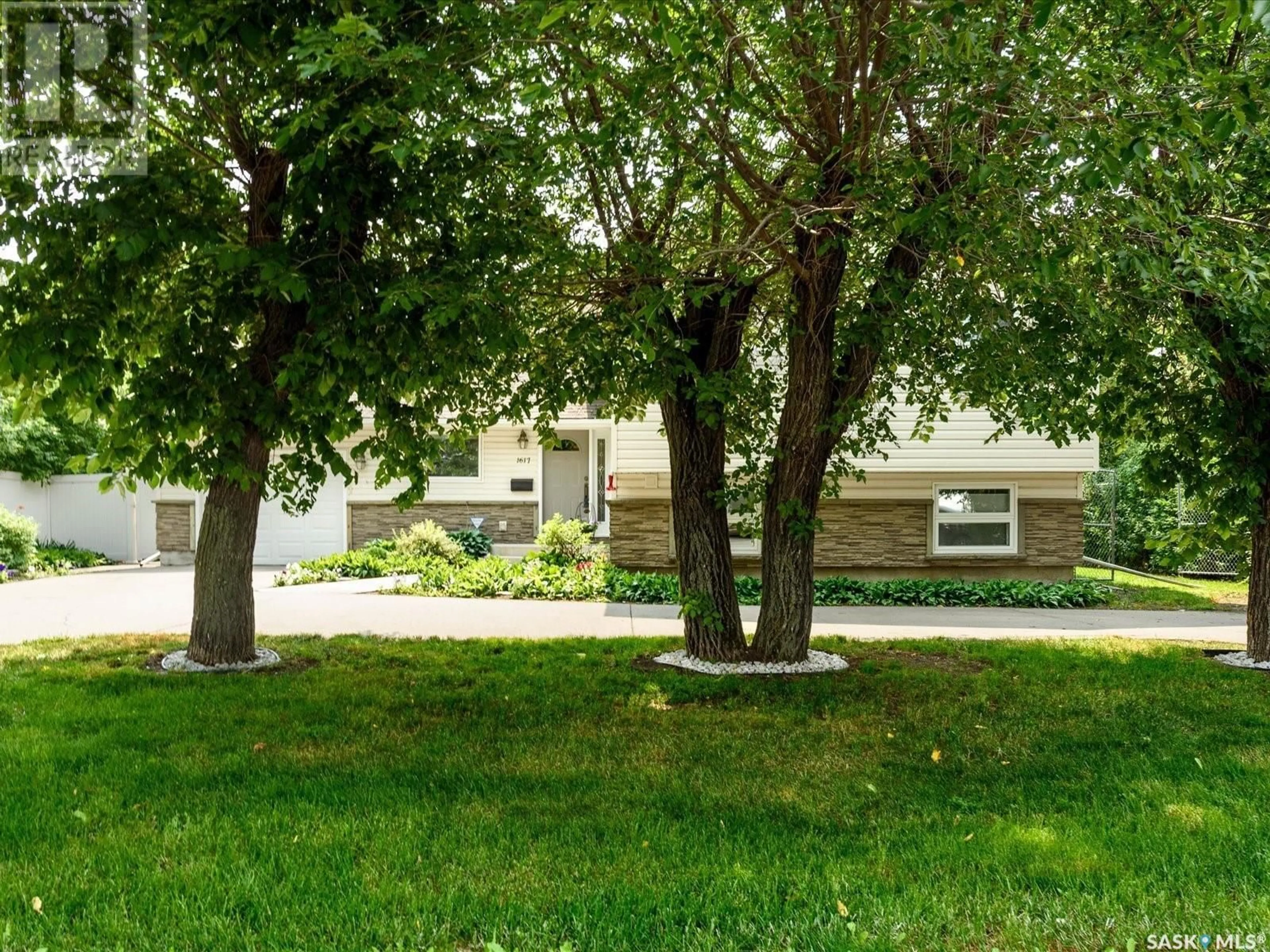 Unknown for 1617 6TH AVENUE, Regina Saskatchewan S4R0M6