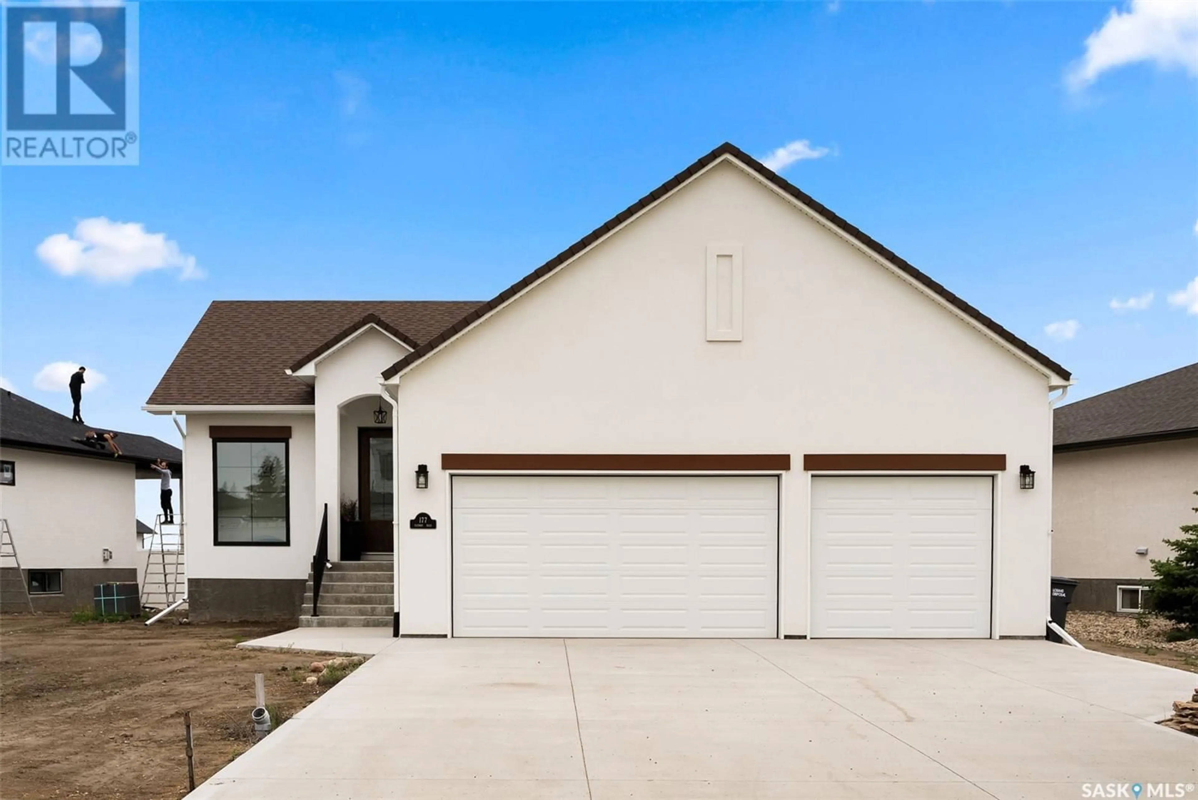 Home with vinyl exterior material, street for 177 FAIRWAY ROAD, Edenwold Rm No. 158 Saskatchewan S4L1C7