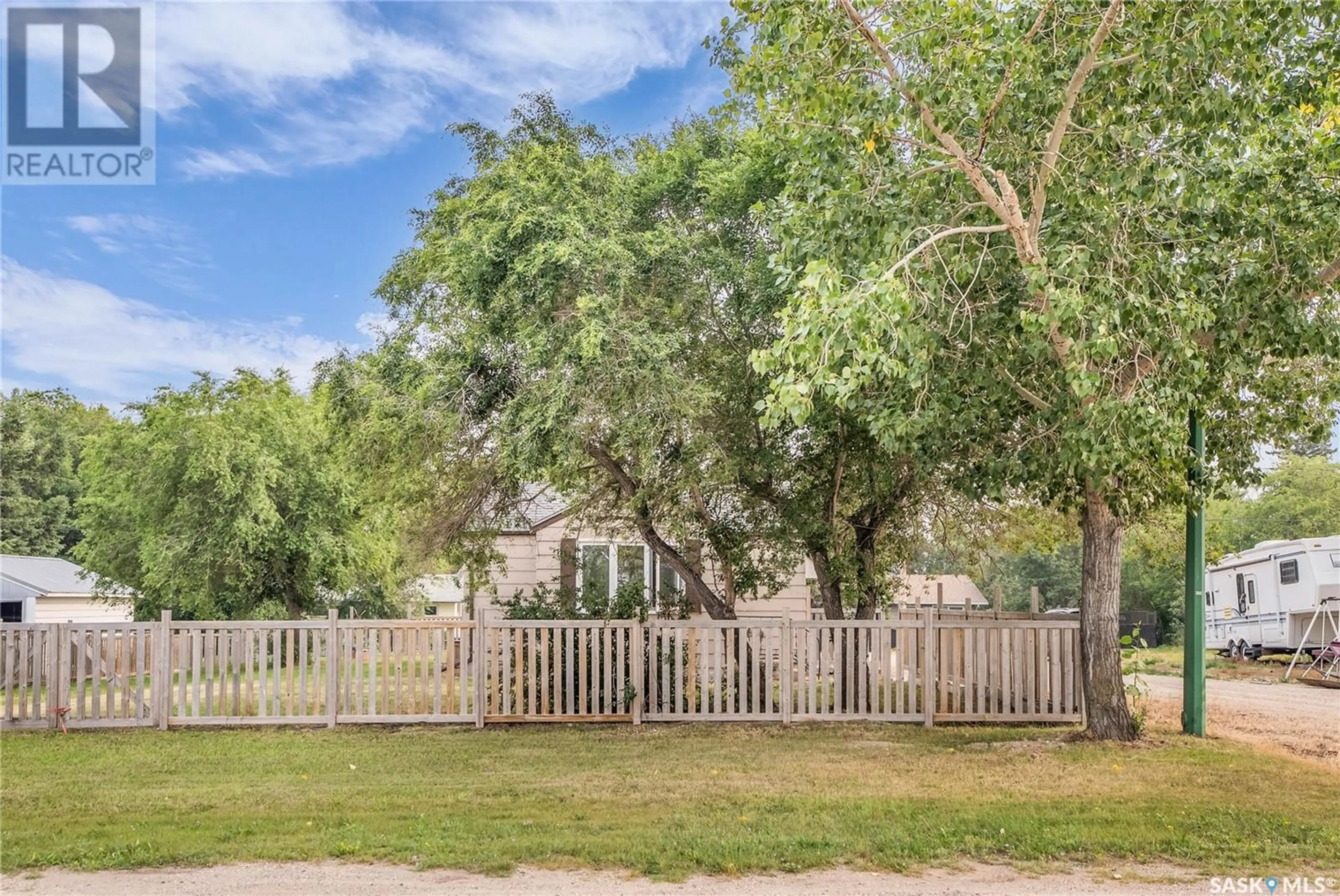 A pic from outside/outdoor area/front of a property/back of a property/a pic from drone, street for 609 ROYAL STREET, Imperial Saskatchewan S0G2J0