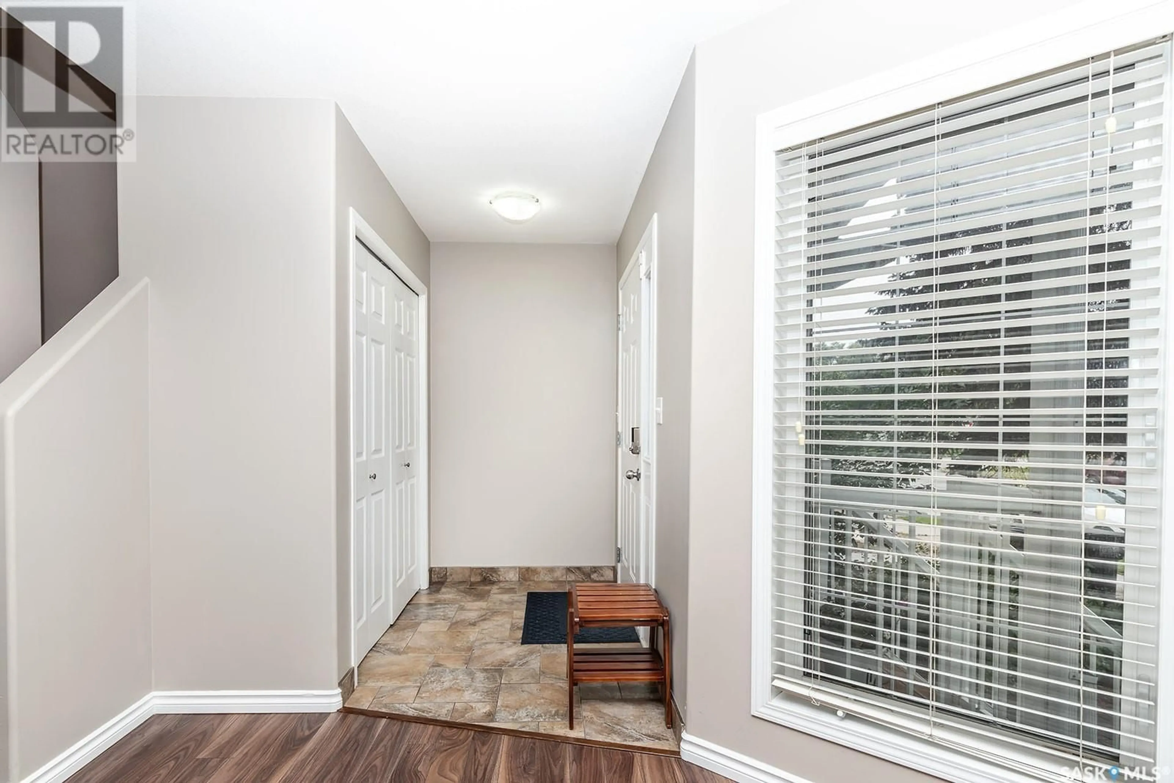 Indoor entryway for 315B 109TH STREET, Saskatoon Saskatchewan S7N1R6
