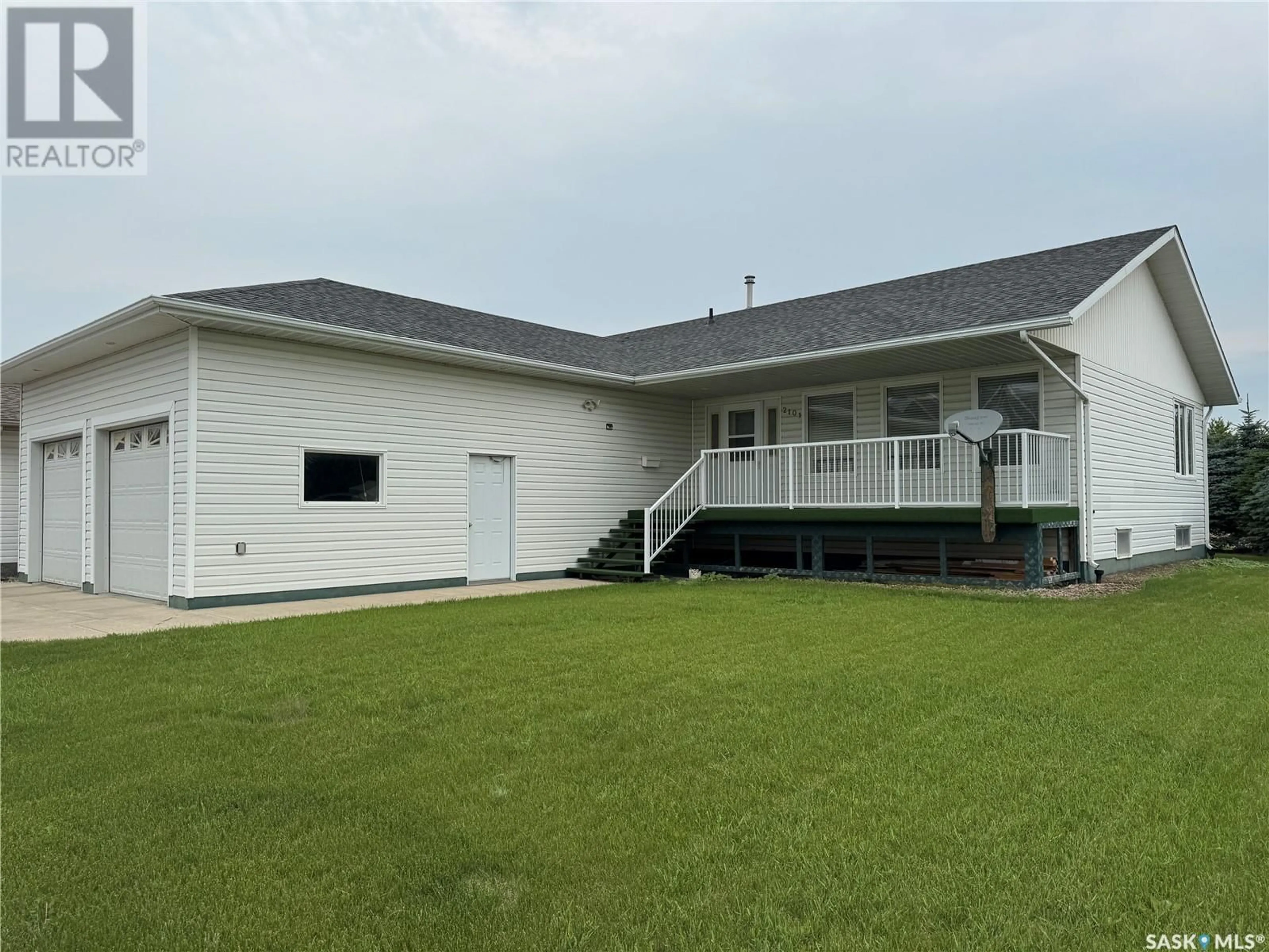 Home with vinyl exterior material, unknown for 2101 9TH AVENUE, Humboldt Saskatchewan S0K2A0