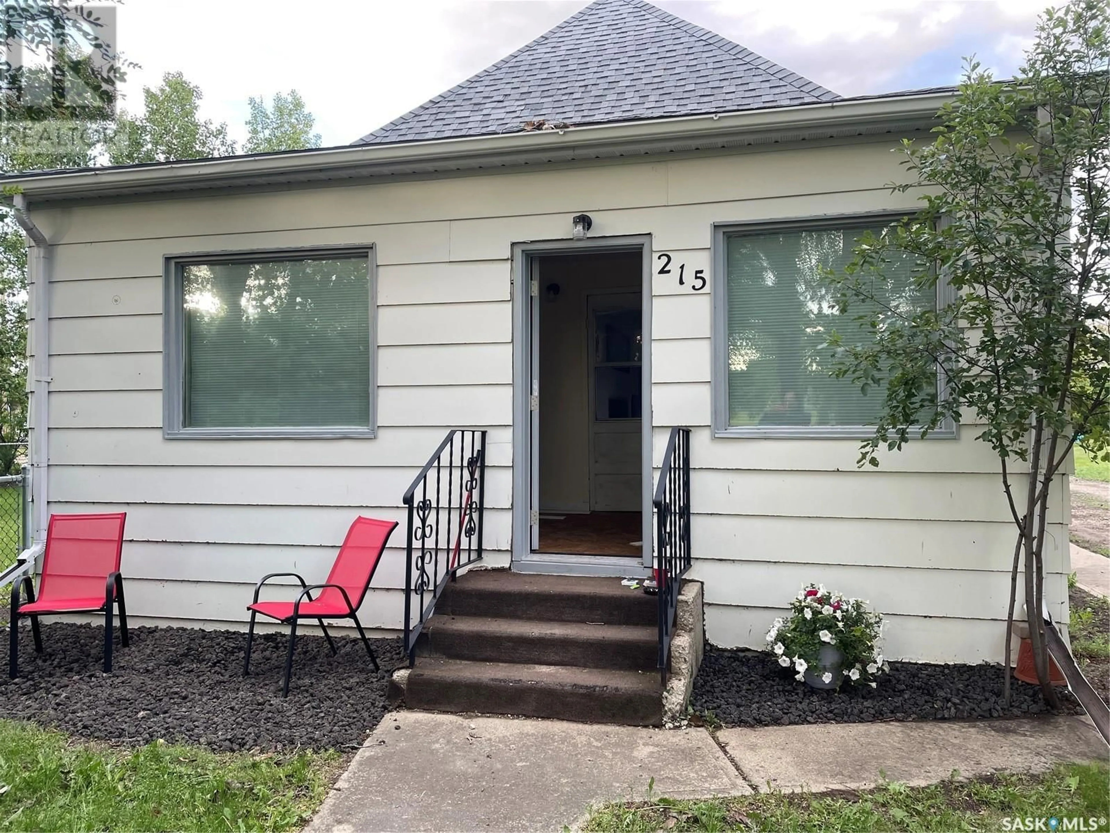 Unknown for 215 KERRY STREET, Limerick Saskatchewan S0H2P0