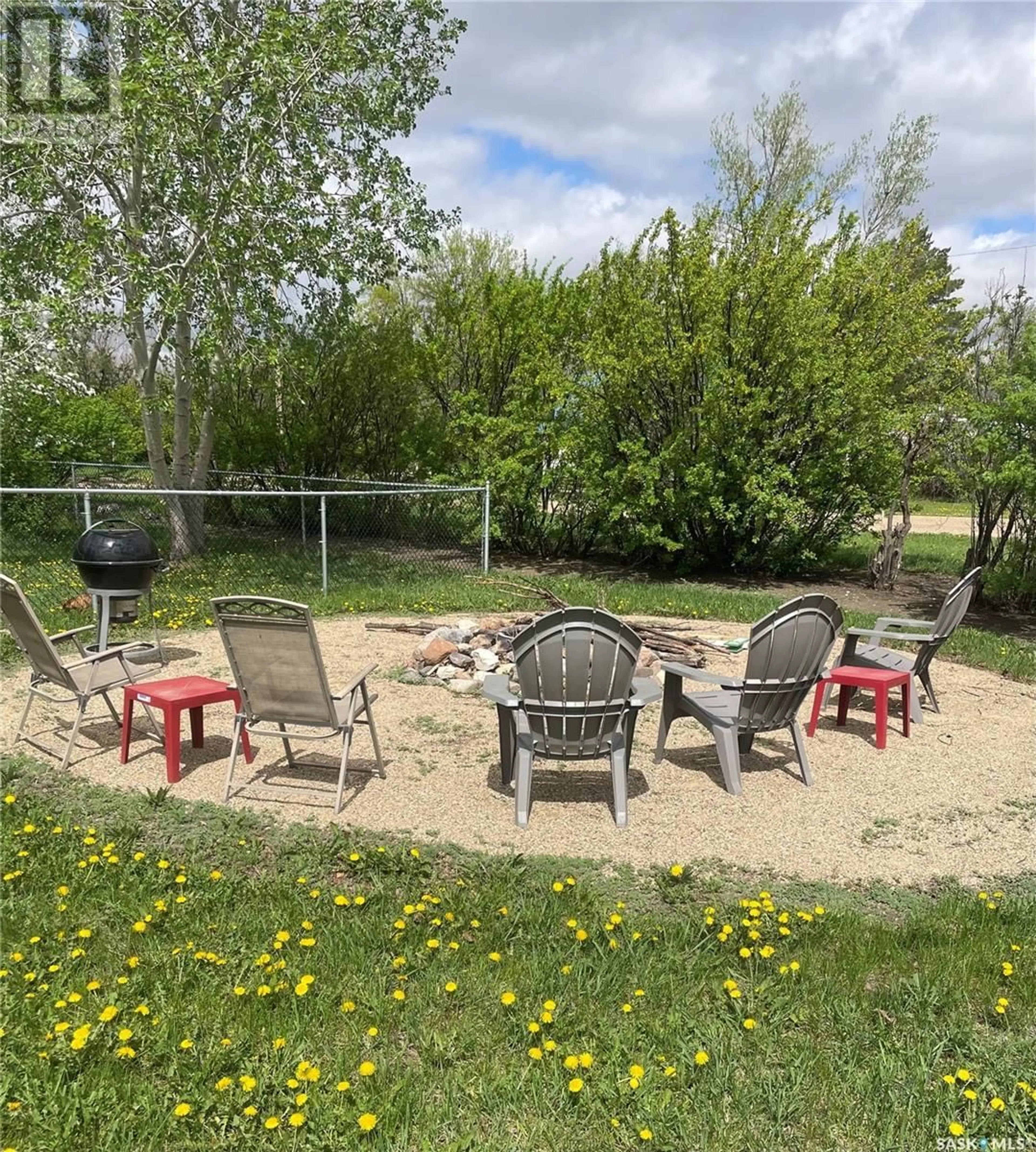 Patio, water/lake/river/ocean view for 215 KERRY STREET, Limerick Saskatchewan S0H2P0