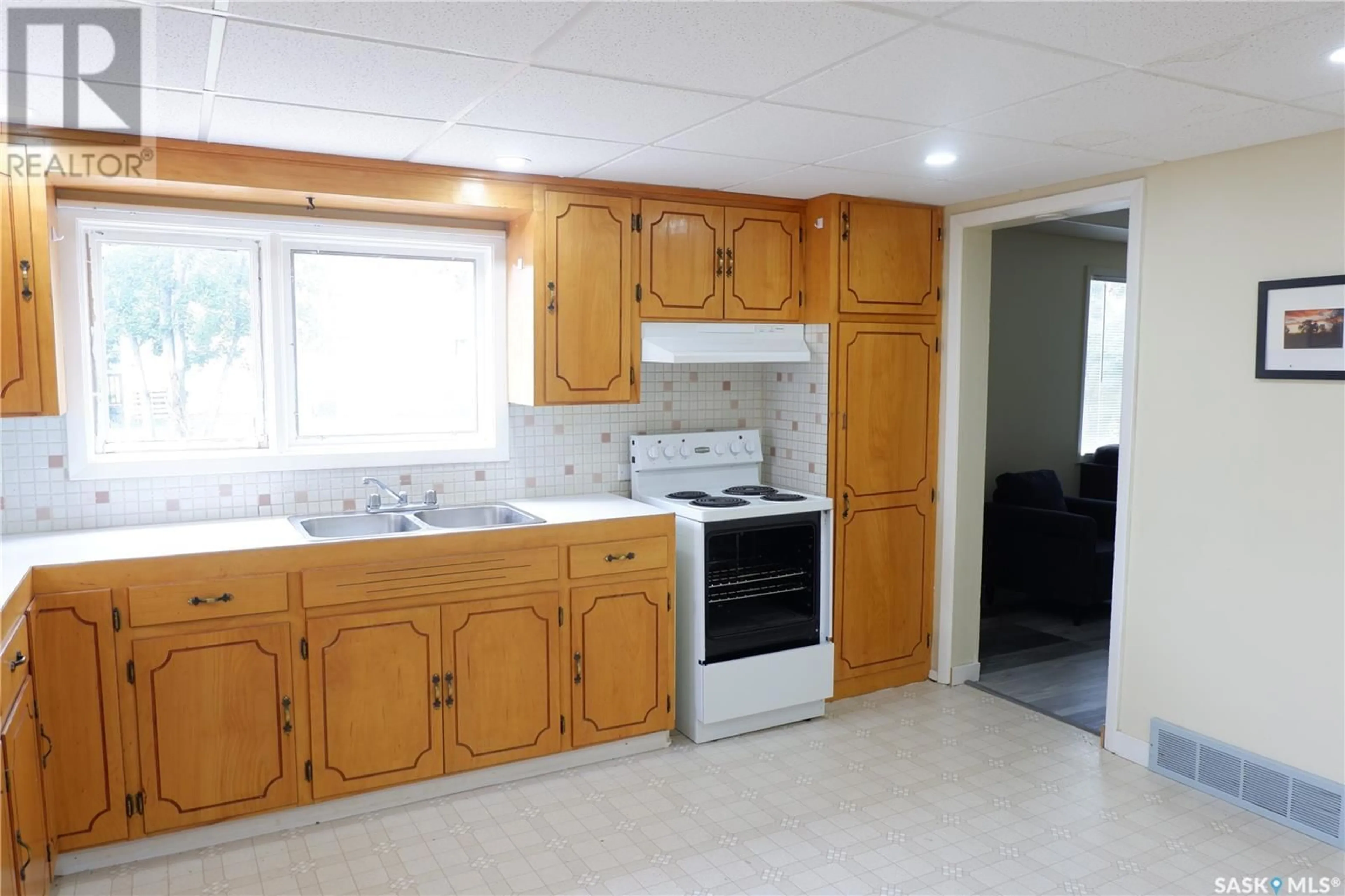 Standard kitchen, ceramic/tile floor for 215 KERRY STREET, Limerick Saskatchewan S0H2P0