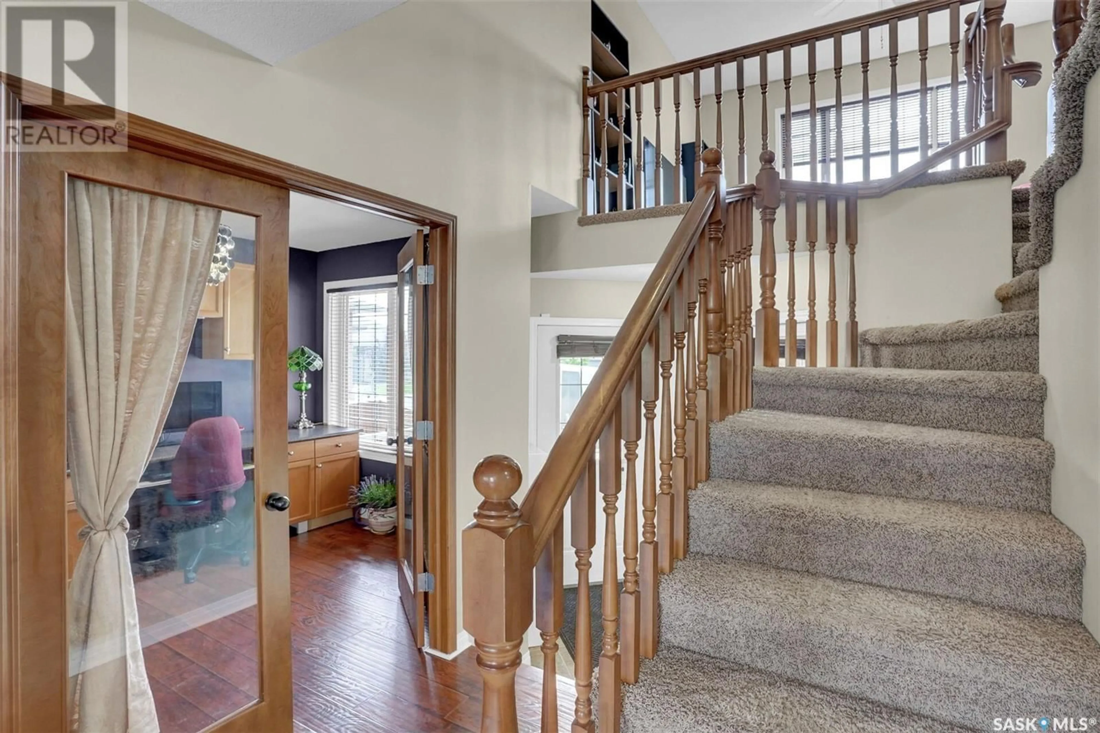 Indoor foyer for 4619 SHUMIATCHER CRESCENT, Regina Saskatchewan S4X0B8