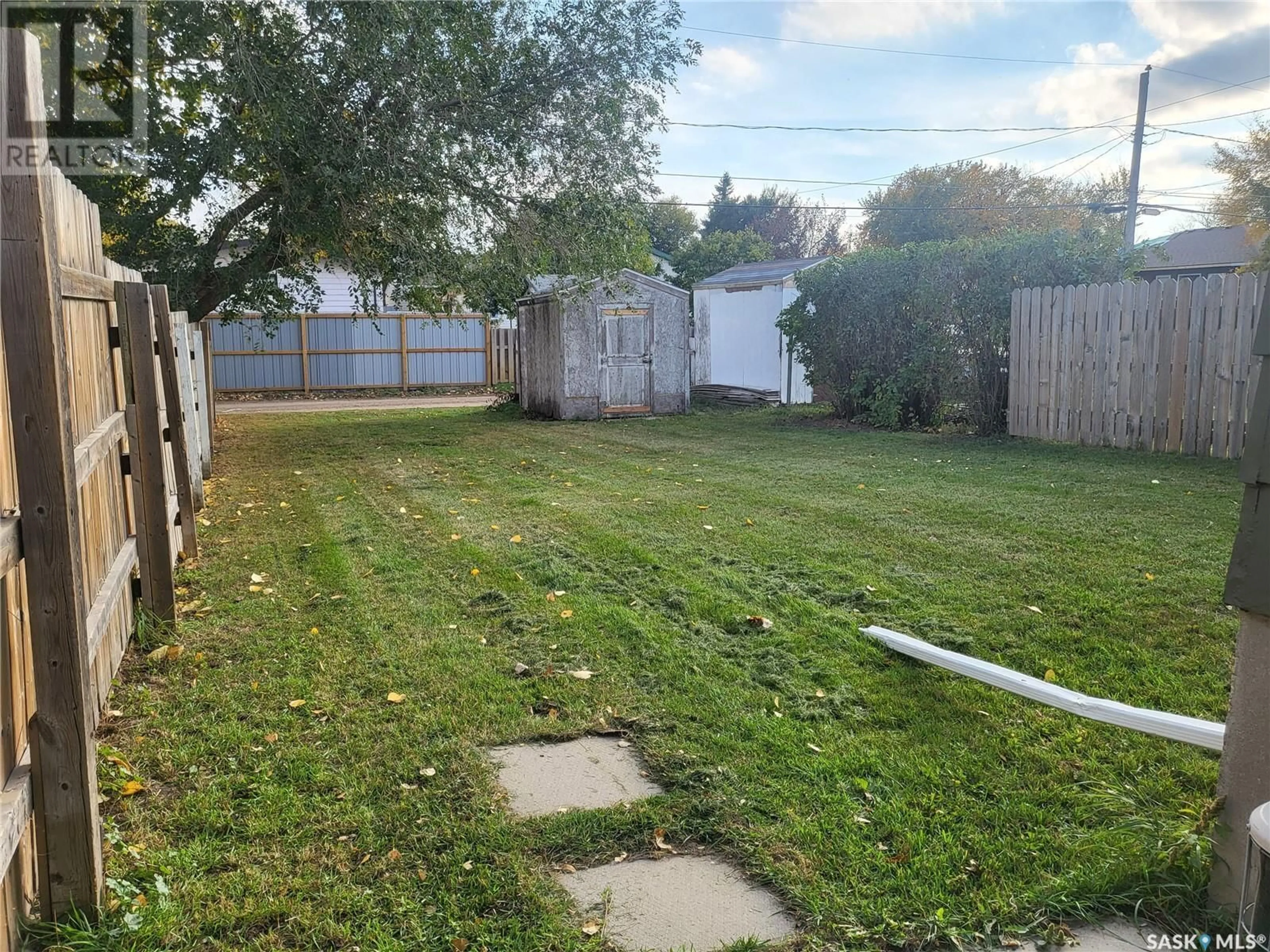 A pic from outside/outdoor area/front of a property/back of a property/a pic from drone, street for 714 EDWARD PLACE, Estevan Saskatchewan S4A1S4