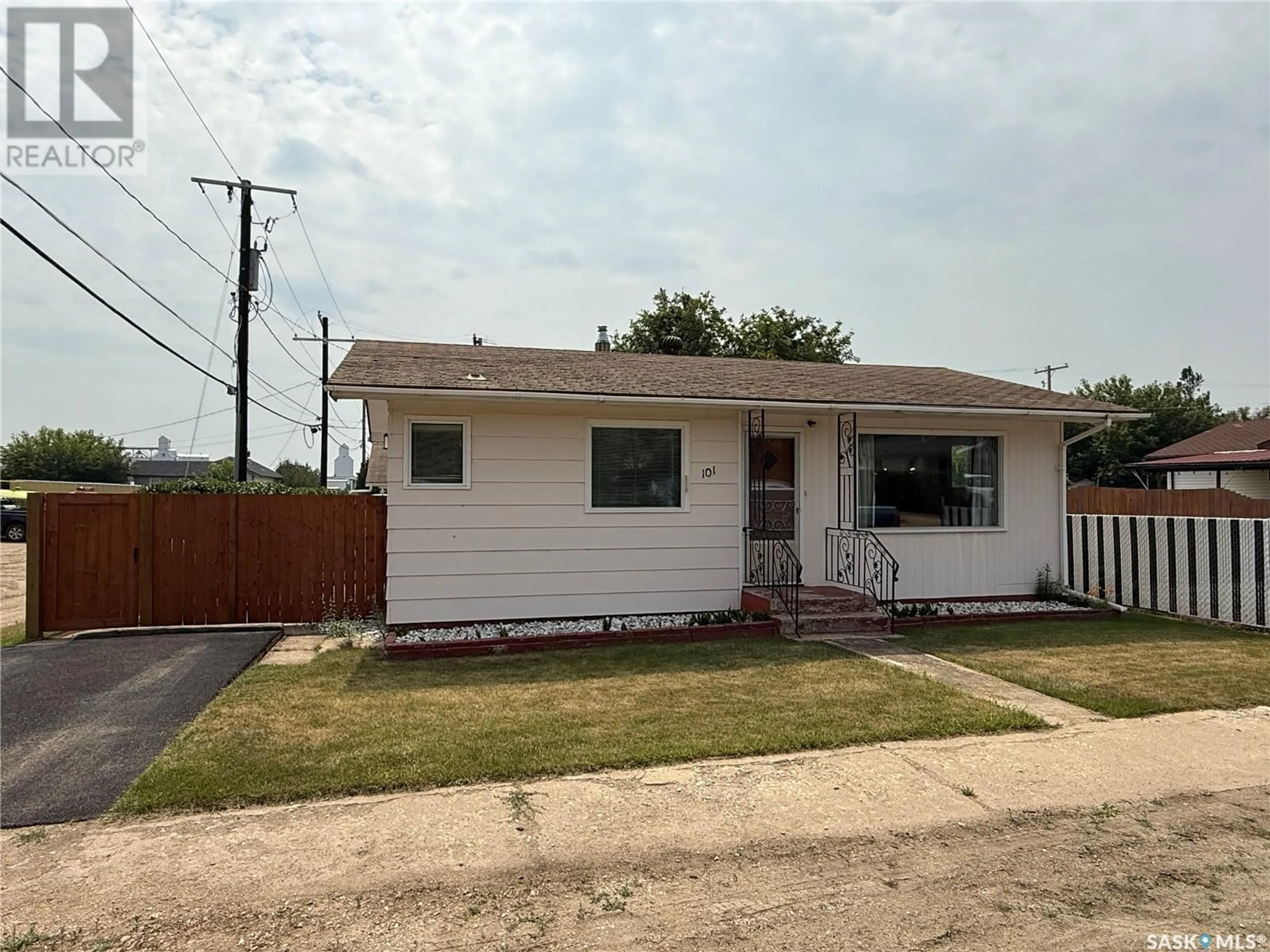 Unknown for 101 4TH AVENUE, Shellbrook Saskatchewan S0J2E0