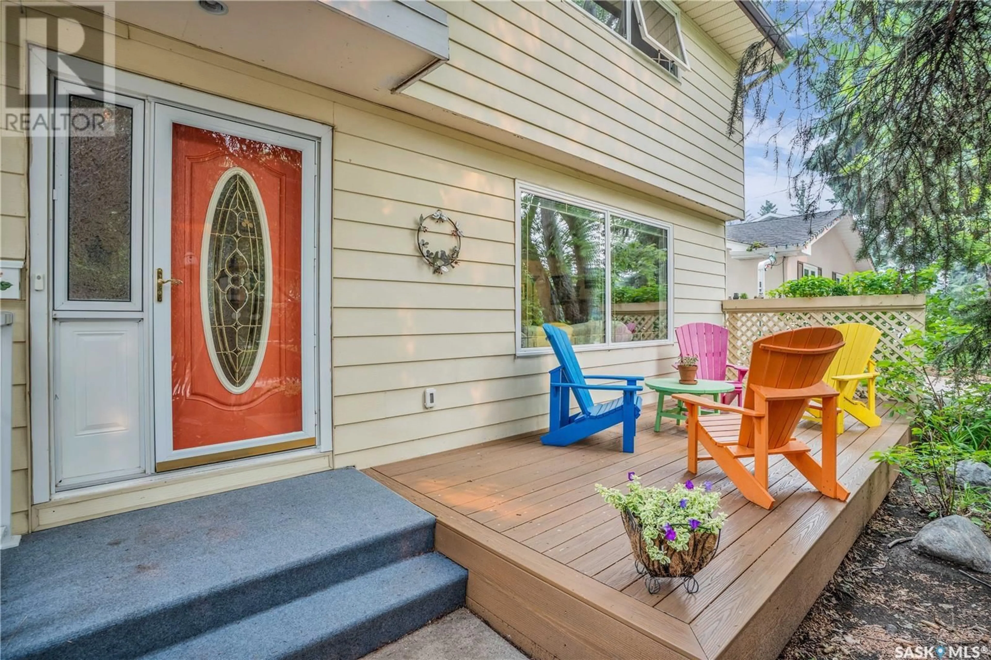 Patio, street for 415 QUANCE AVENUE, Saskatoon Saskatchewan S7H3B5