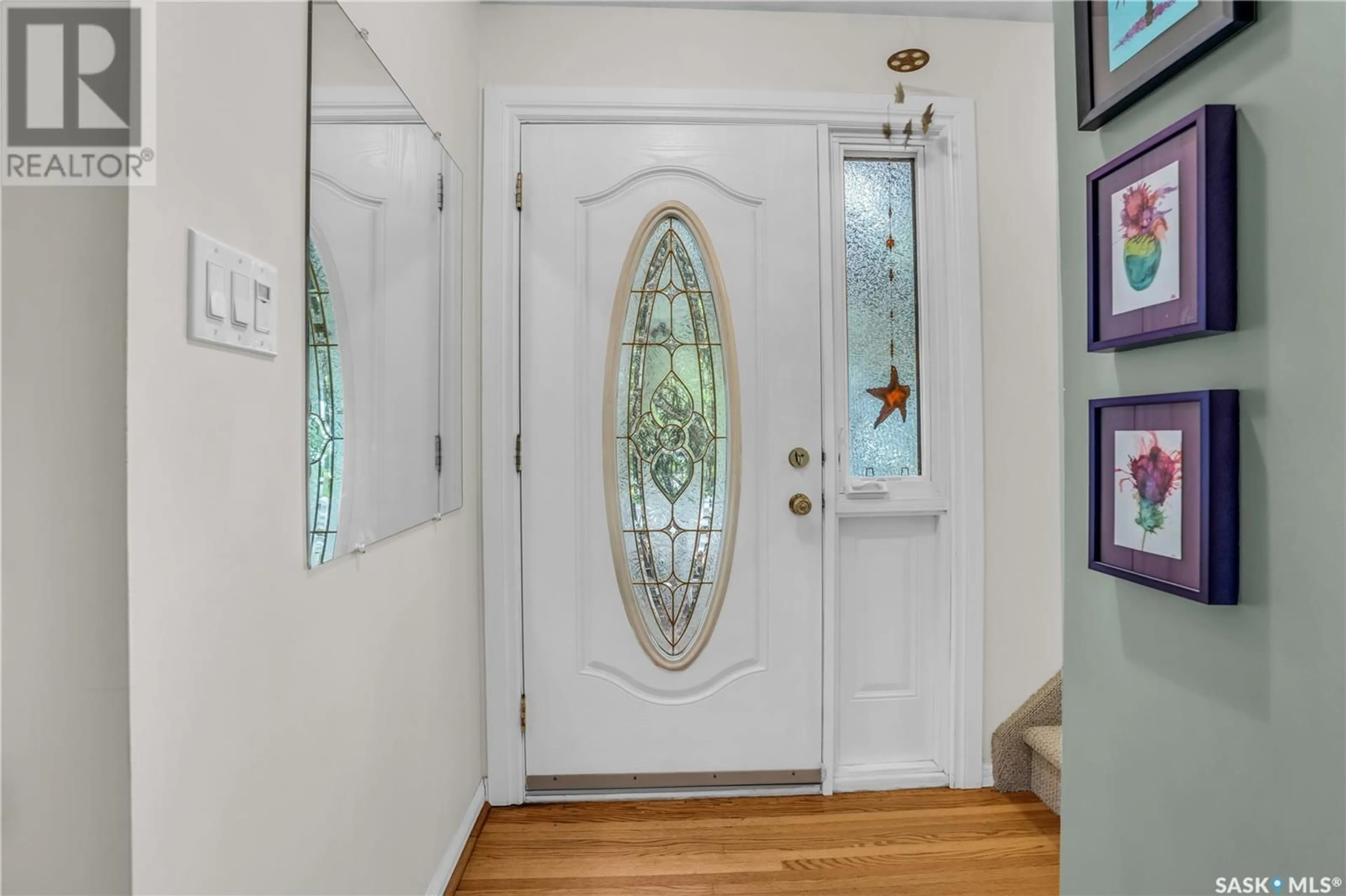 Indoor entryway for 415 QUANCE AVENUE, Saskatoon Saskatchewan S7H3B5