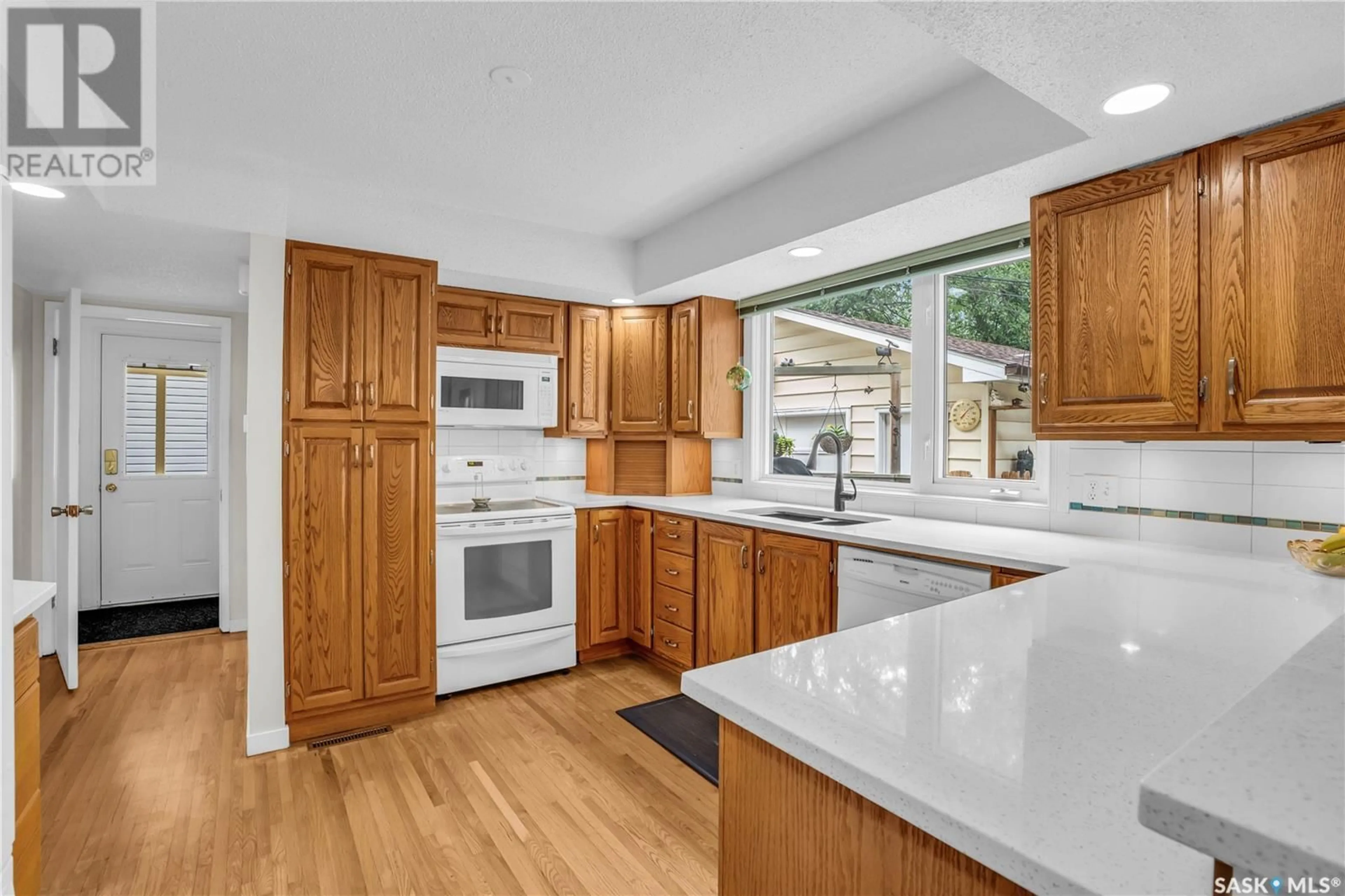 Open concept kitchen, unknown for 415 QUANCE AVENUE, Saskatoon Saskatchewan S7H3B5