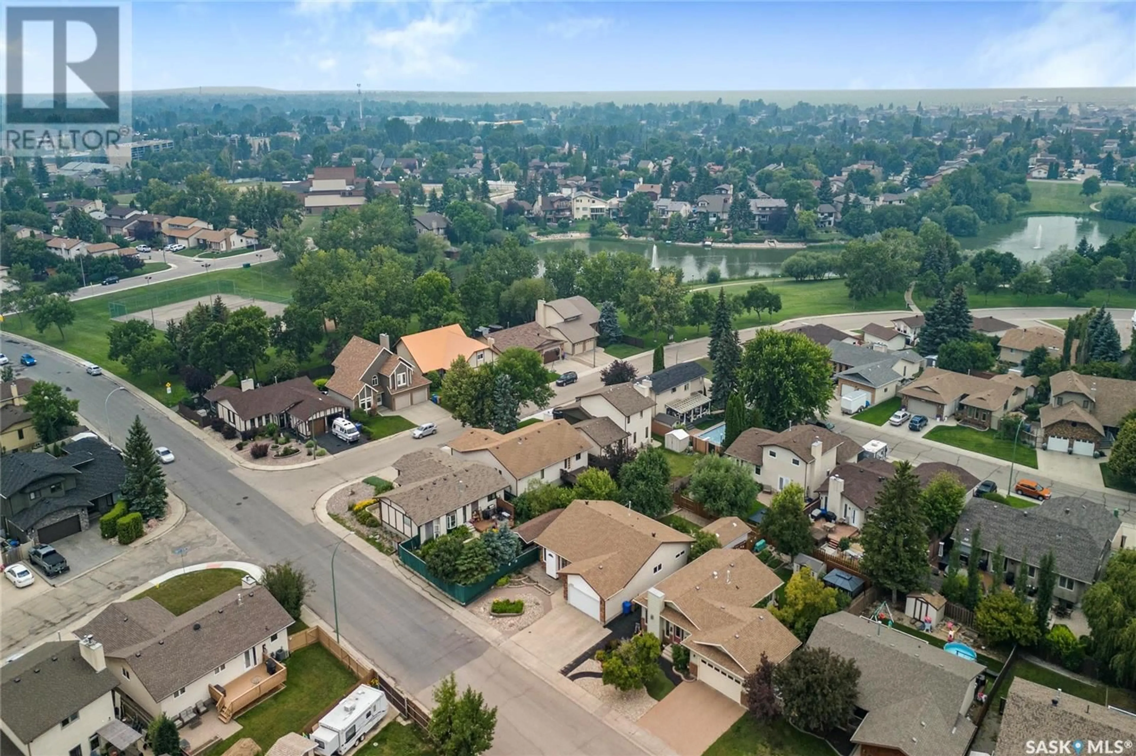 A pic from outside/outdoor area/front of a property/back of a property/a pic from drone, unknown for 1402 RADWAY STREET, Regina Saskatchewan S4X4A7
