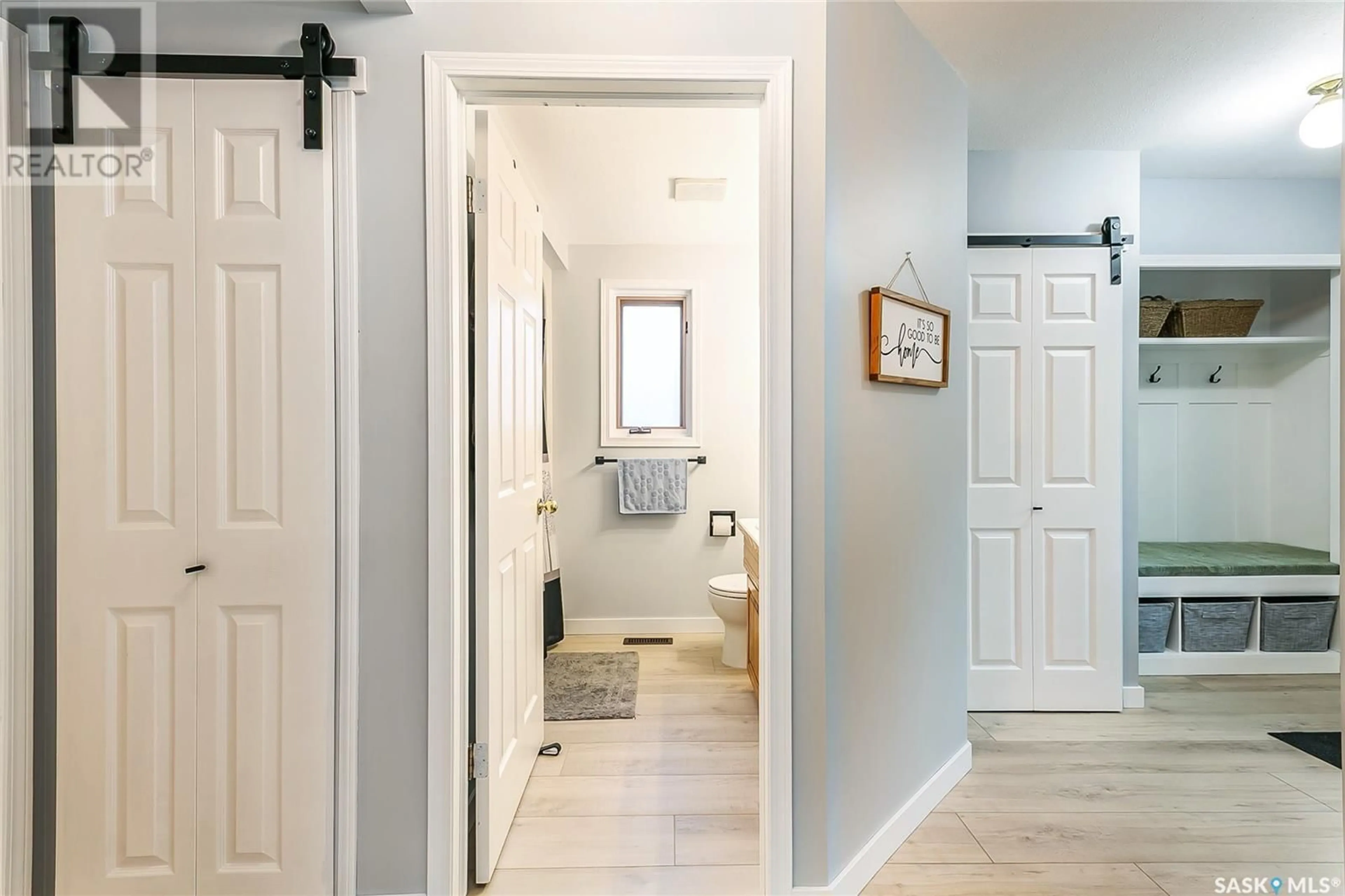 Indoor entryway for 451 9TH STREET, Regina Beach Saskatchewan S0G4C0