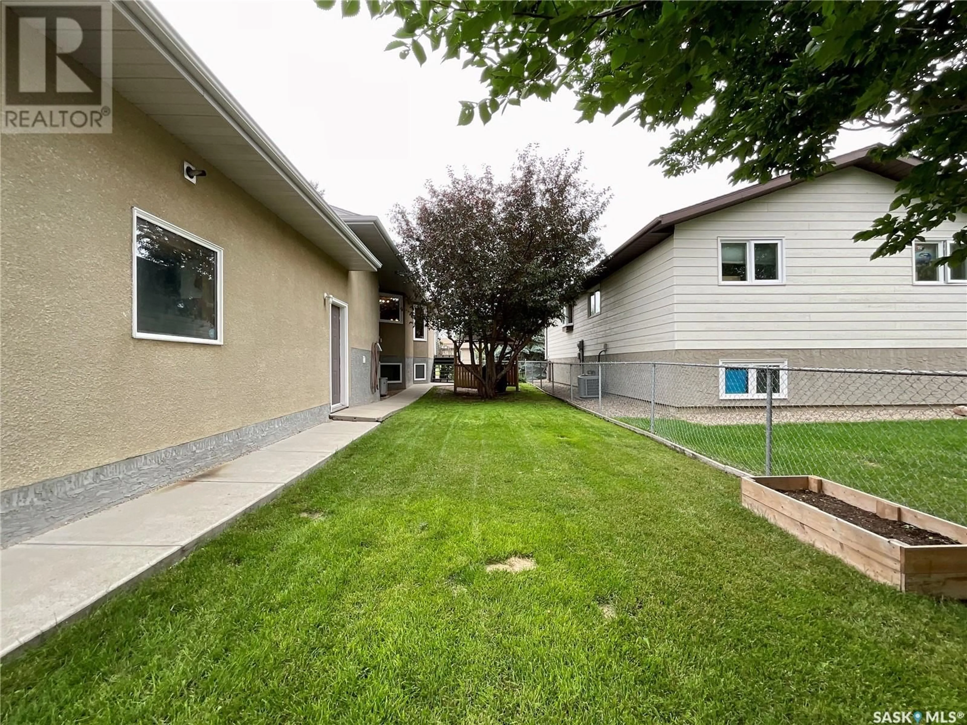 Patio, street for 7 HARVEST BAY, Grand Coulee Saskatchewan S4M0A3