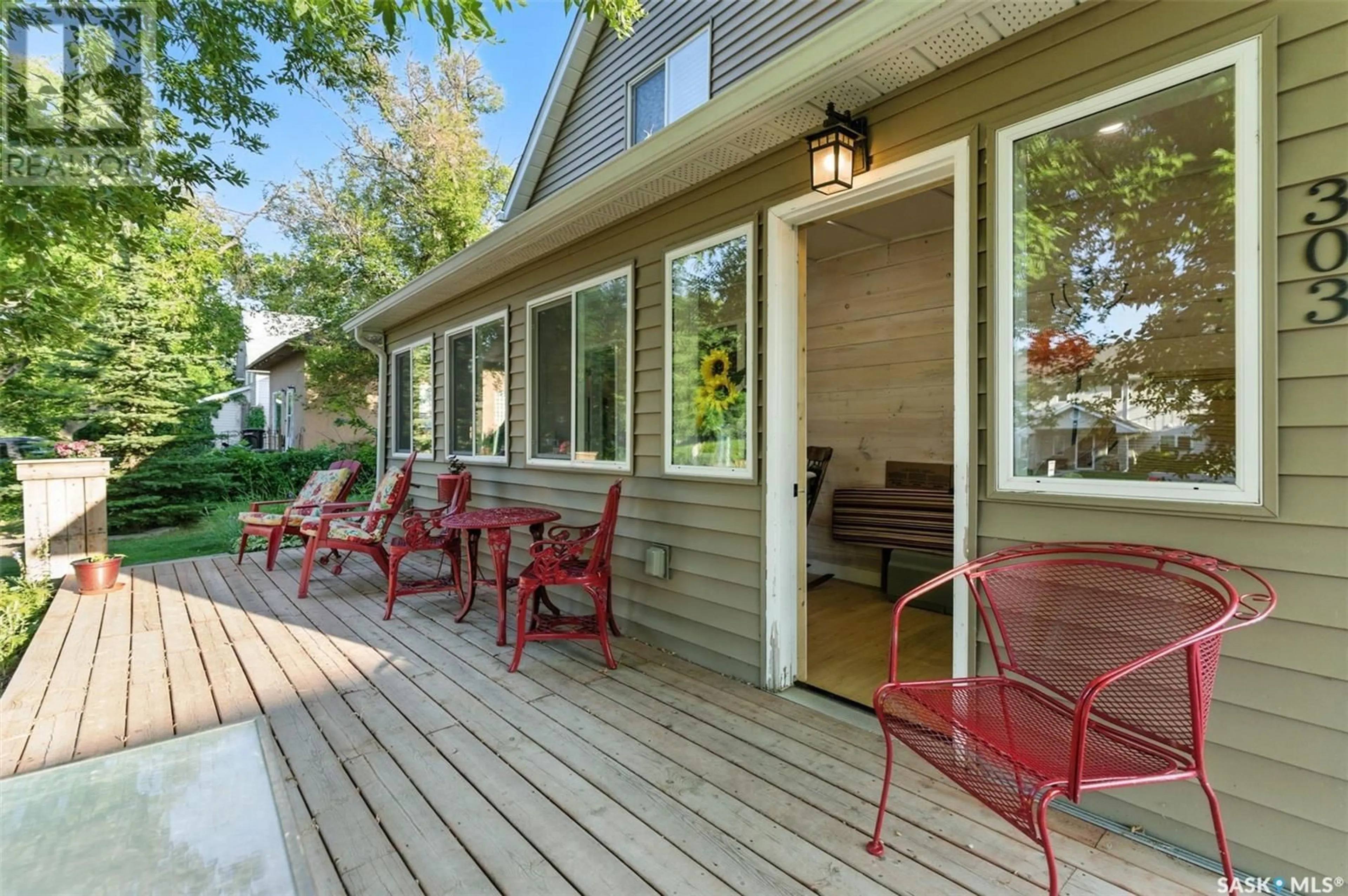 Patio, street for E - 303 3RD AVENUE, Watrous Saskatchewan S0K4T0