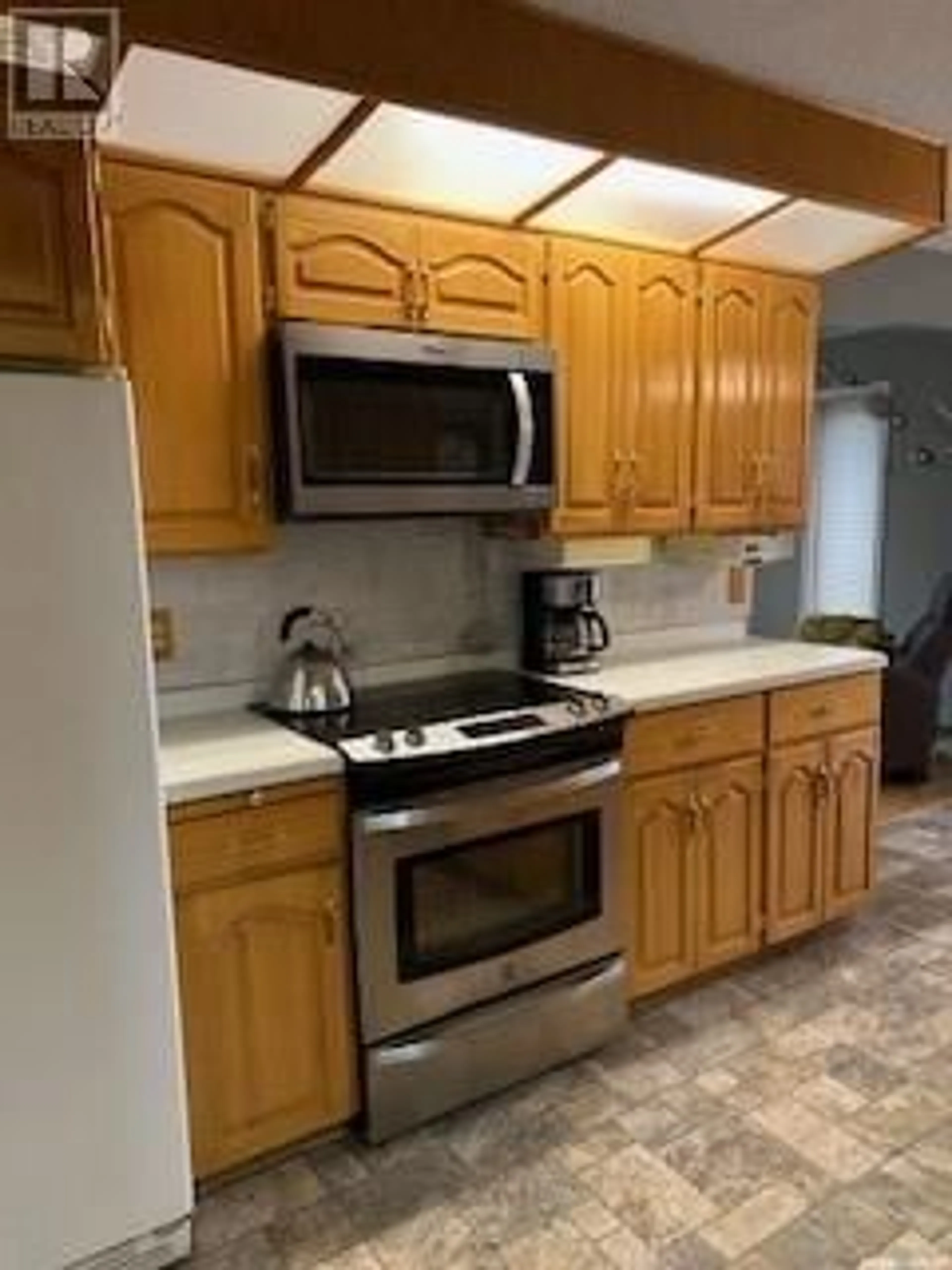 Standard kitchen, unknown for 501 RAILWAY AVENUE, Rose Valley Saskatchewan S0E1M0