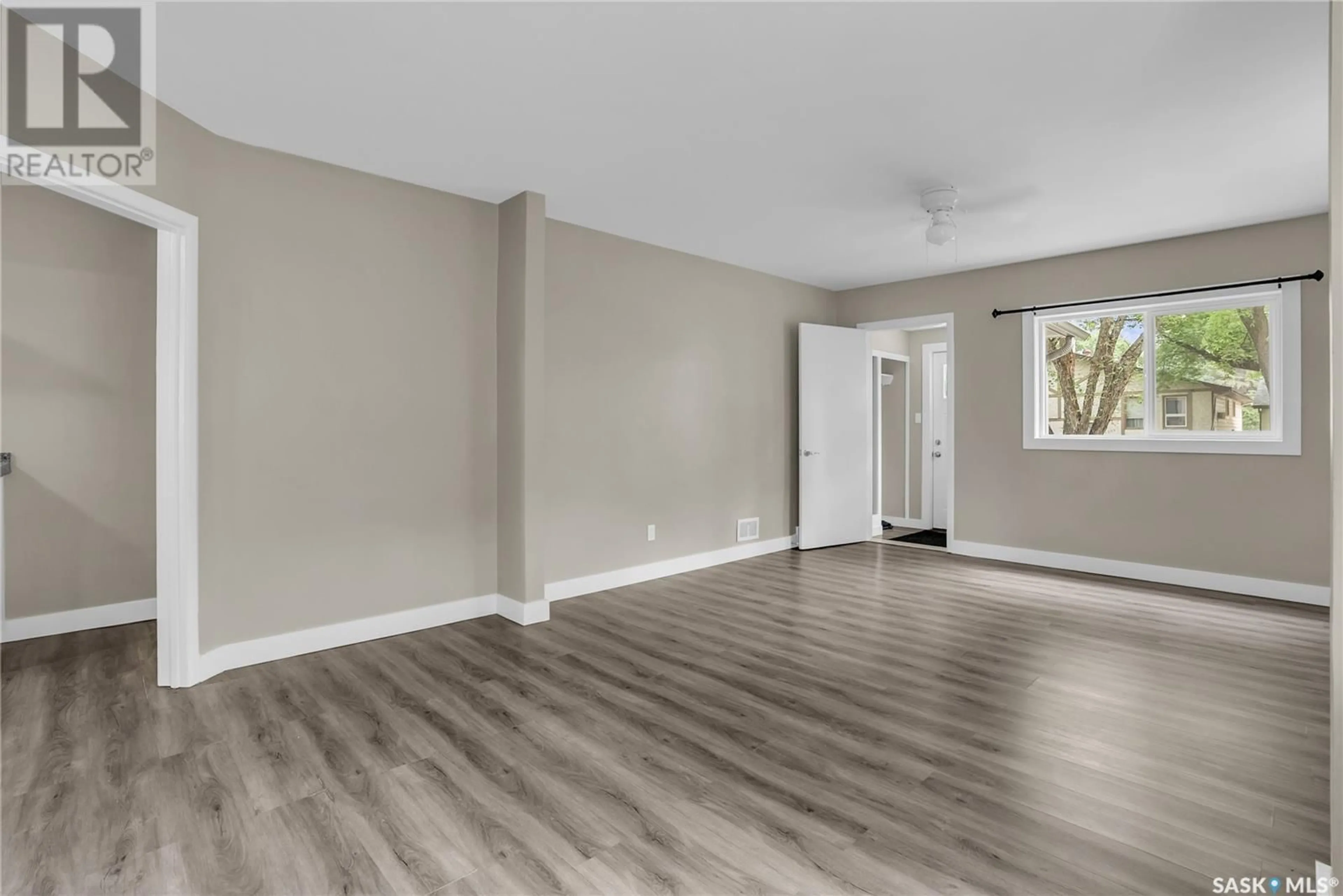 A pic of a room for 1305 D AVENUE, Saskatoon Saskatchewan S7L1P2