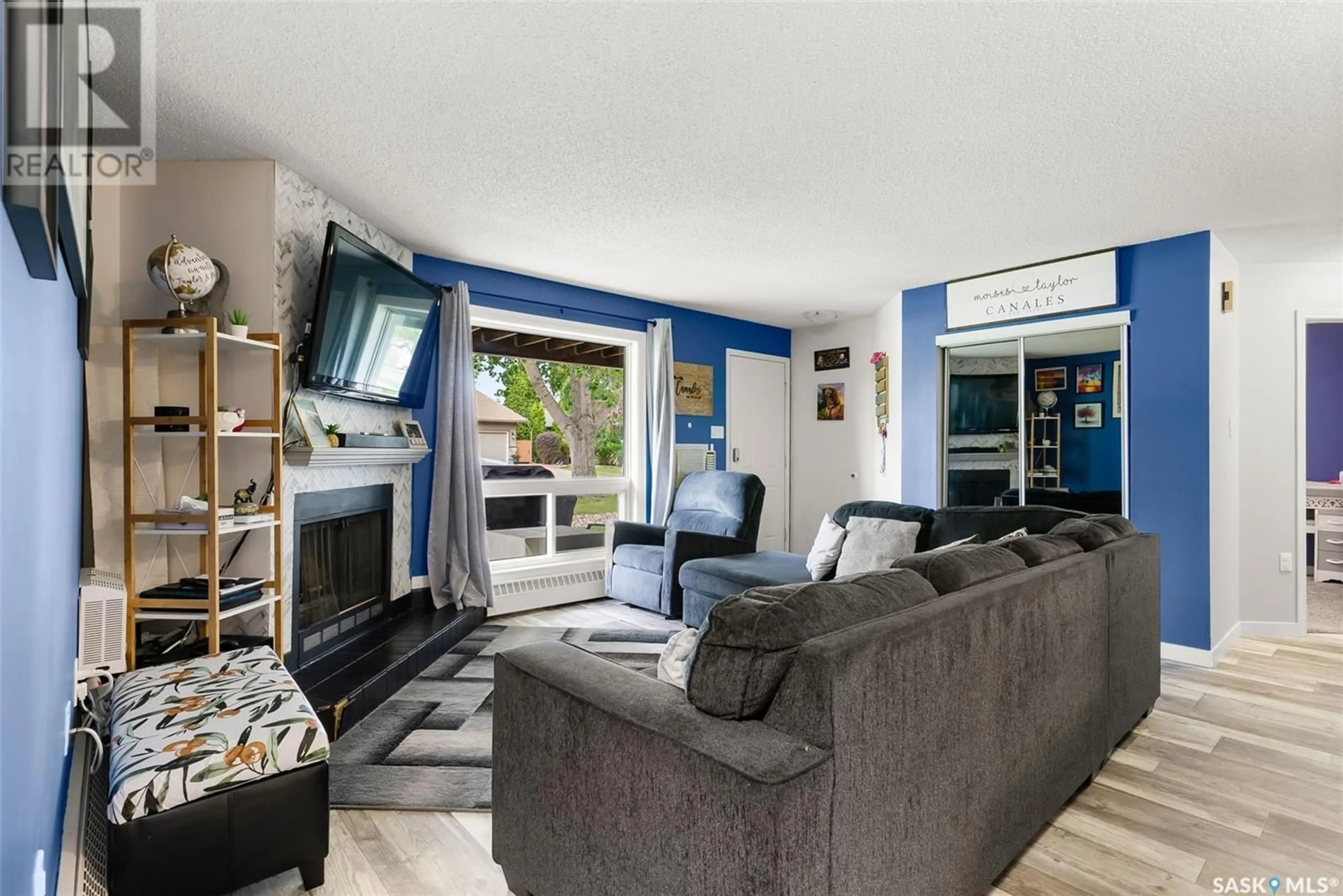 Living room with furniture, unknown for 102 - 2911 HARDING STREET, Regina Saskatchewan S4V1B9