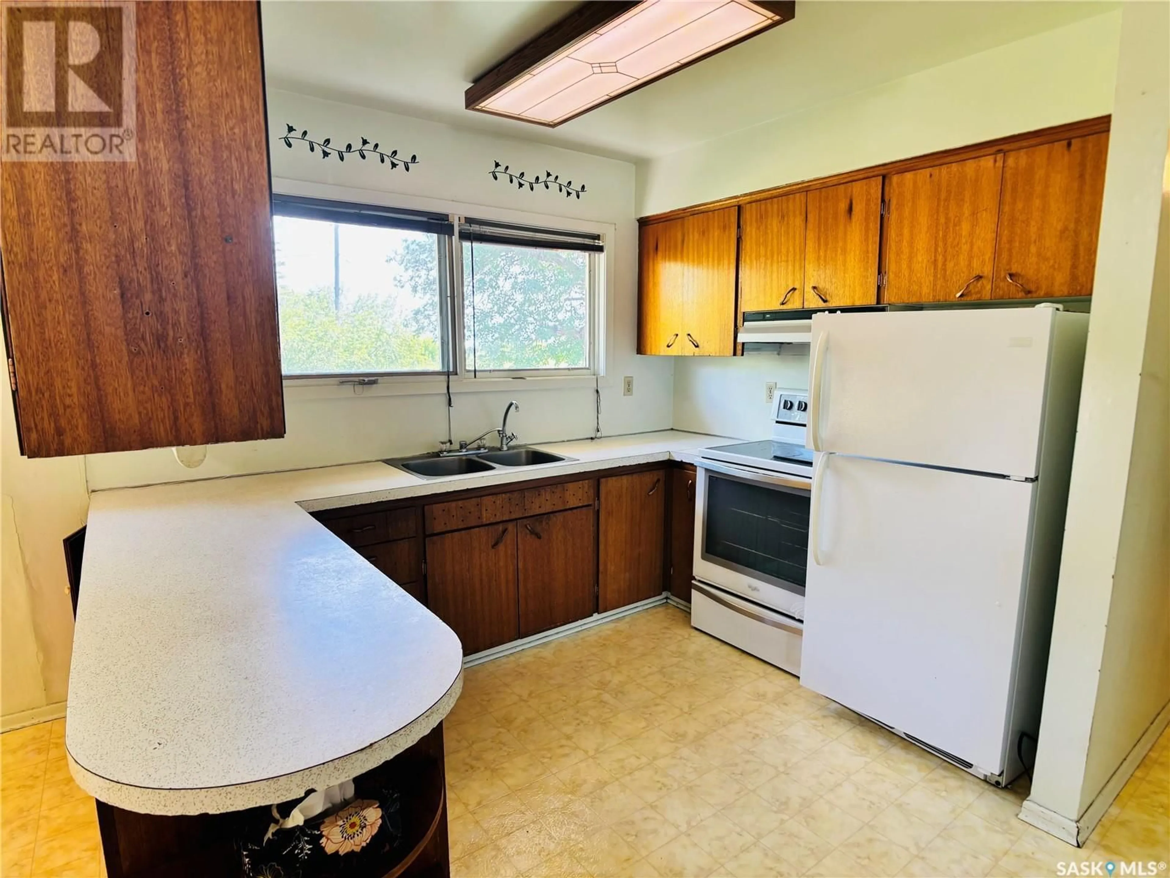 Standard kitchen, unknown for 111 STEPHENS STREET, Gainsborough Saskatchewan S0C0Z0