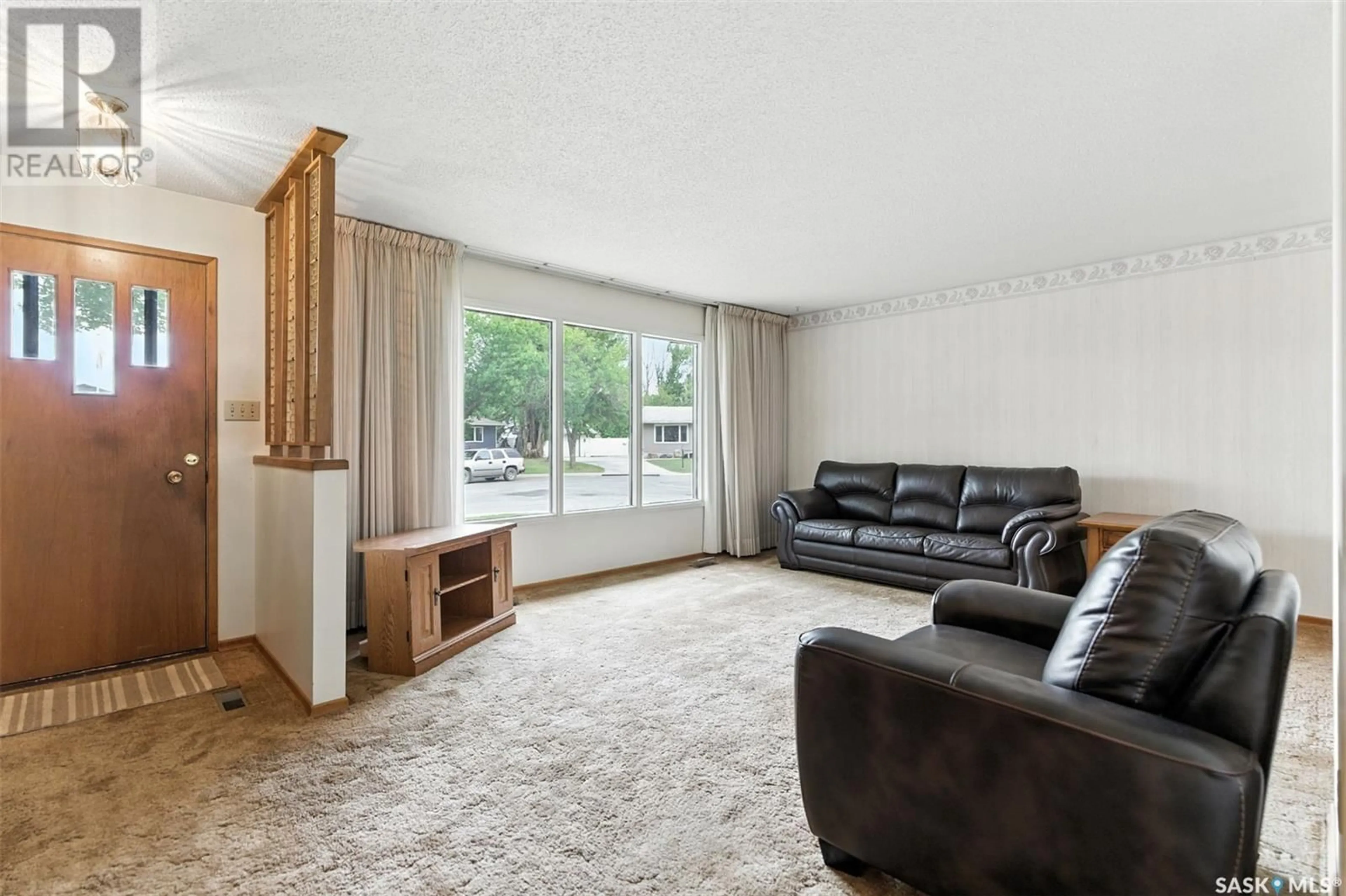 Living room with furniture, unknown for 2370 EASTHILL, Saskatoon Saskatchewan S7J3E5