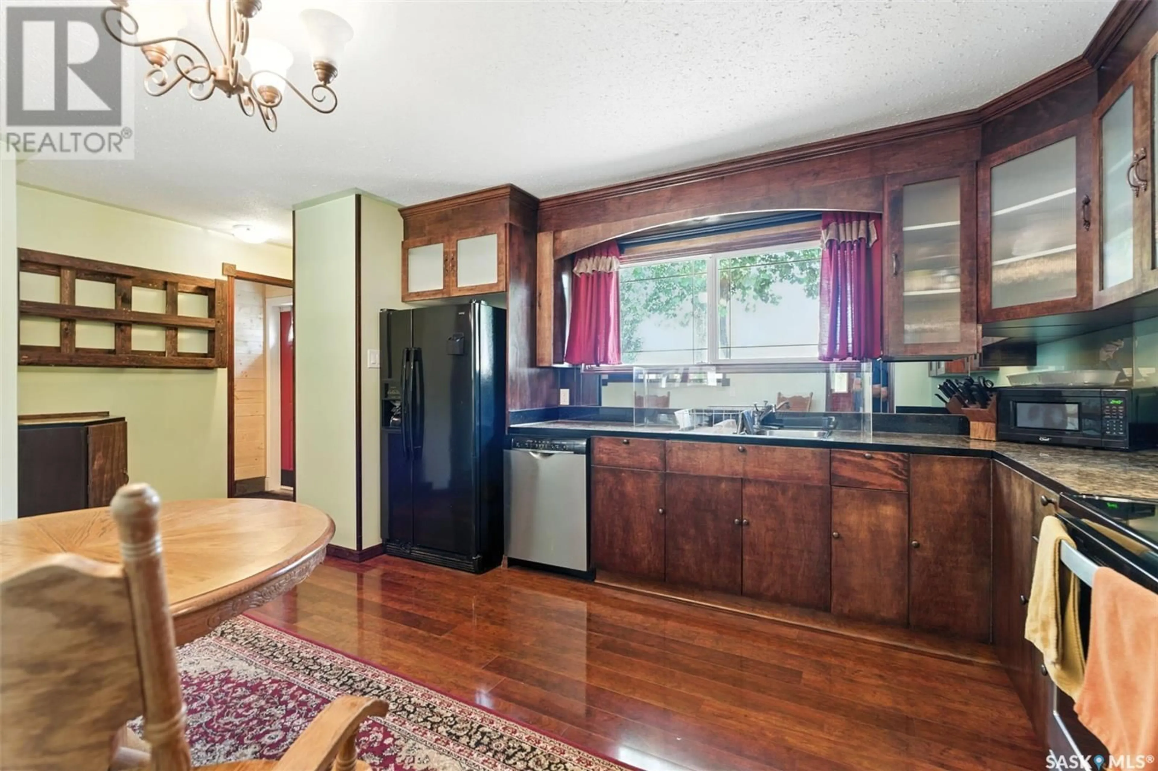 Standard kitchen, unknown for 732 1ST AVENUE, Martensville Saskatchewan S0K2T2