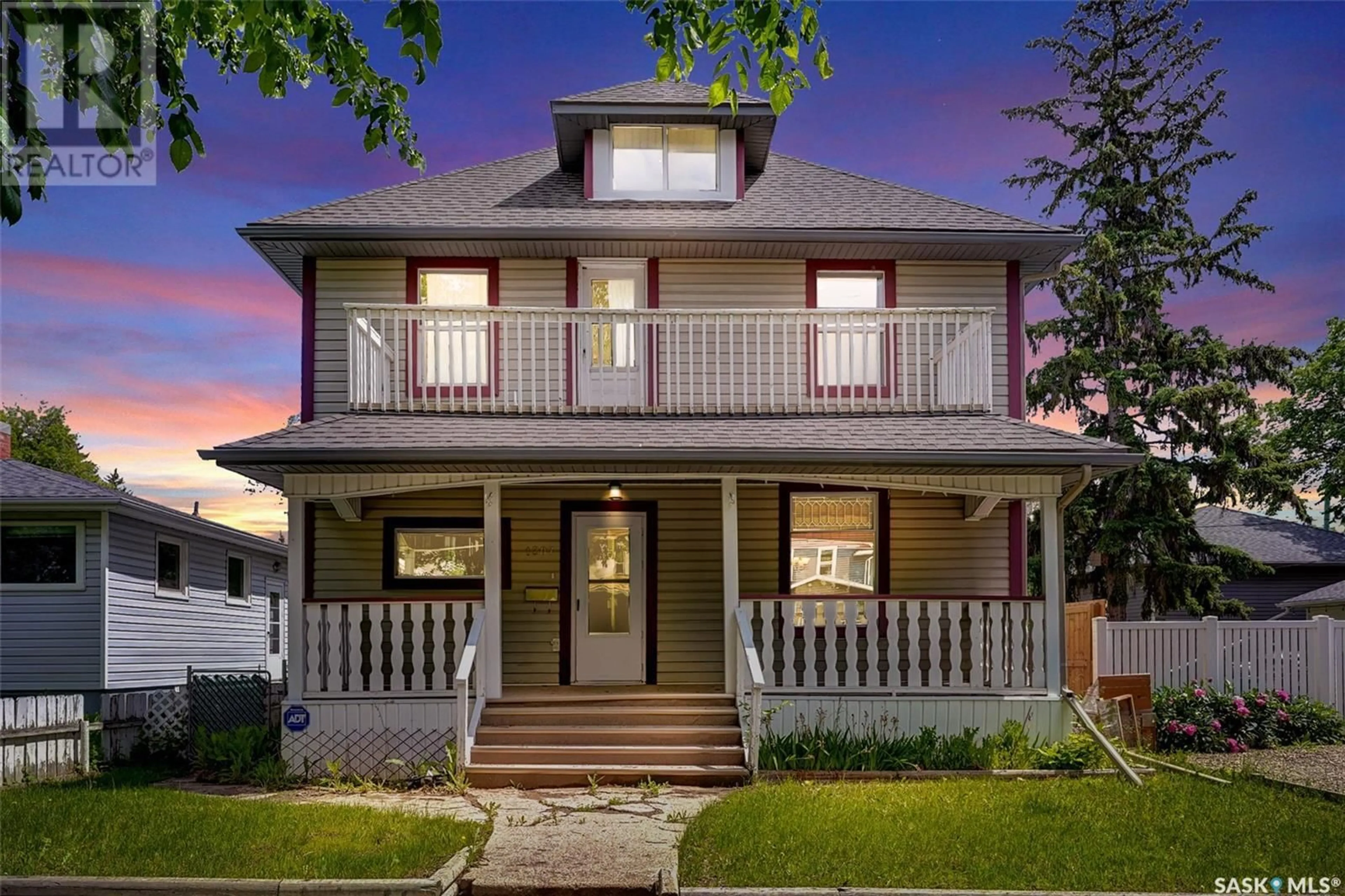 Home with vinyl exterior material, street for 1207 GRAFTON AVENUE, Moose Jaw Saskatchewan S6H3S7