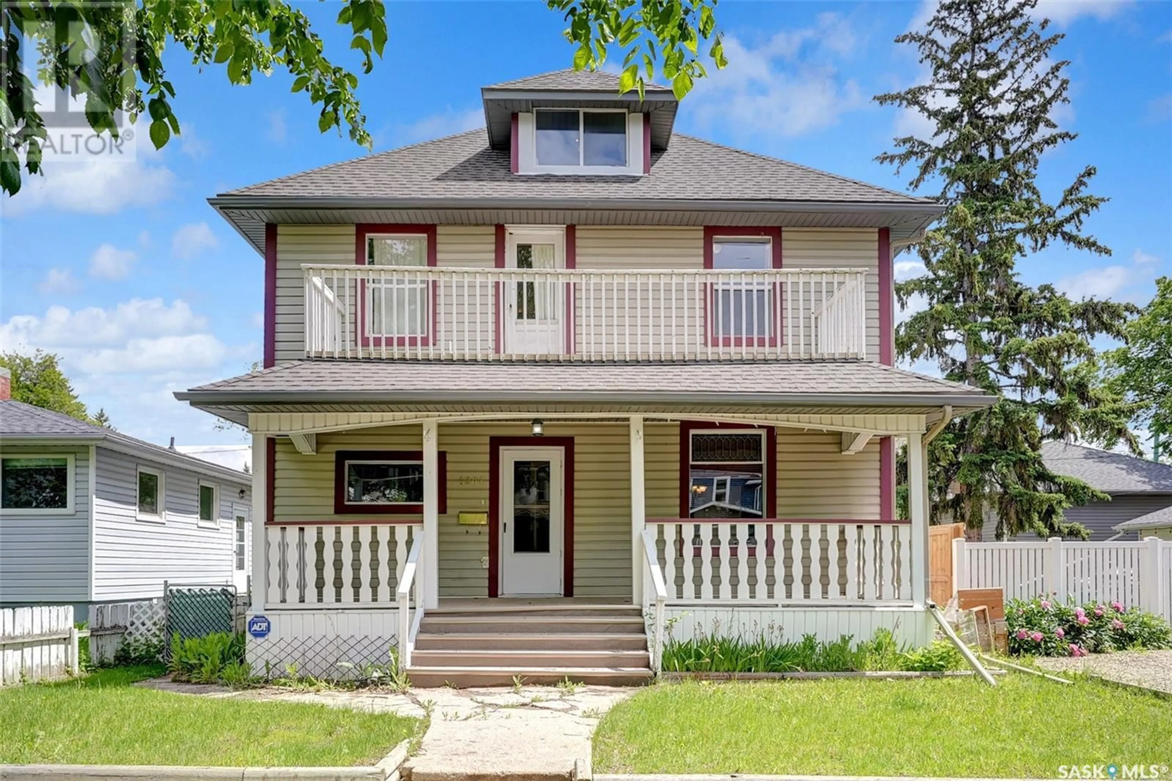 Home with vinyl exterior material, street for 1207 GRAFTON AVENUE, Moose Jaw Saskatchewan S6H3S7