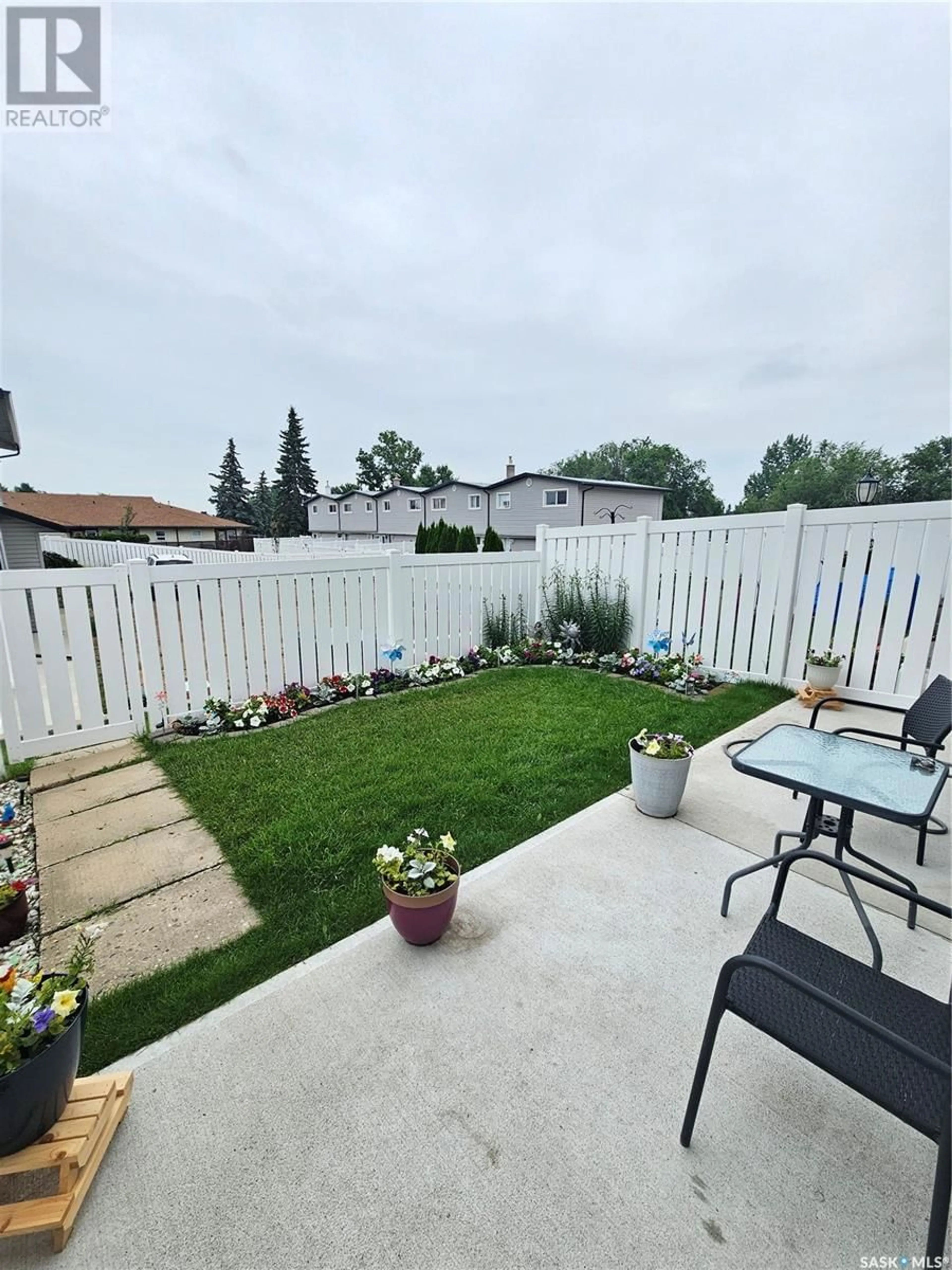 Patio, water/lake/river/ocean view for 10 1292 GORDON ROAD, Moose Jaw Saskatchewan S6H3E5