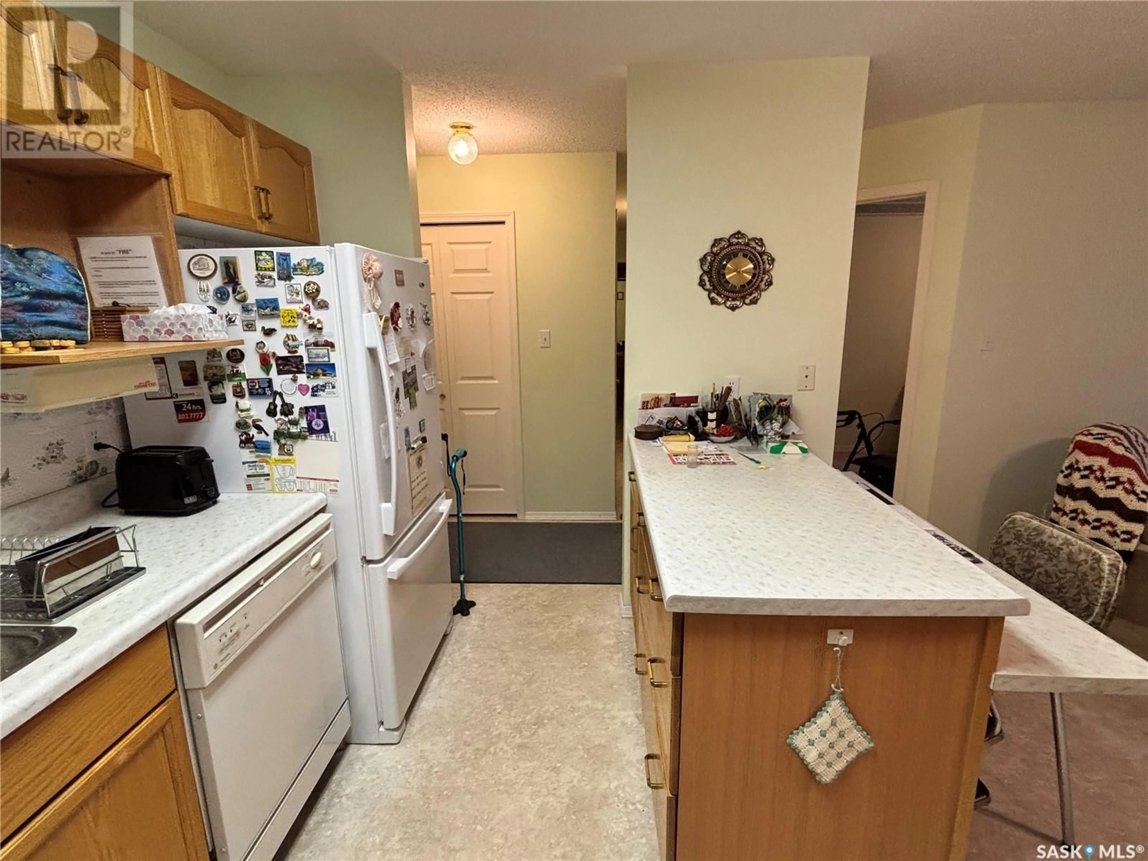 Standard kitchen, unknown for 602 - 302 7TH STREET, Humboldt Saskatchewan S0K2A0