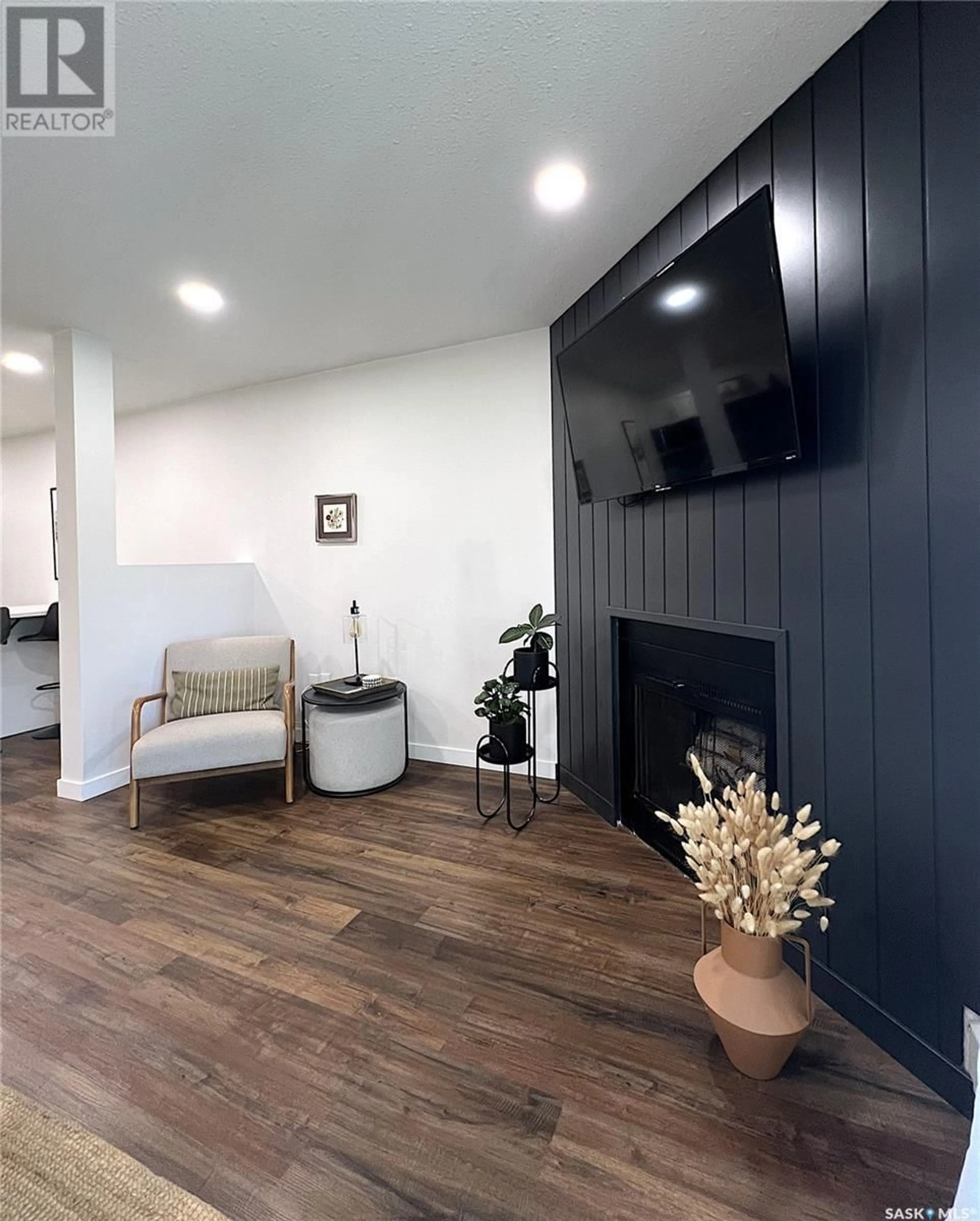 Unknown for 306 - 307 PERKINS STREET, Estevan Saskatchewan S4A2K1