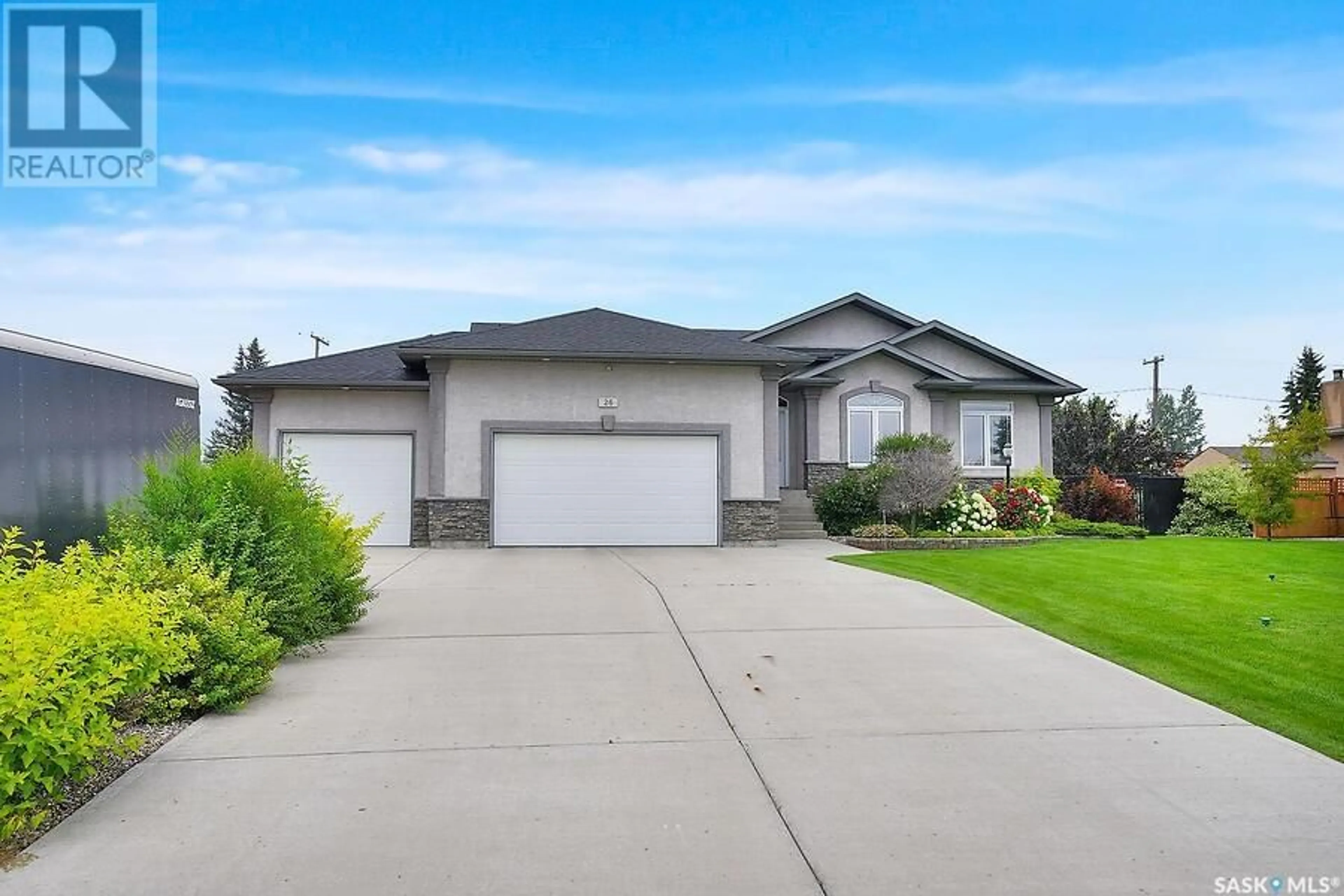 Home with vinyl exterior material, street for 26 FERNWOOD BAY, White City Saskatchewan S4L0A3