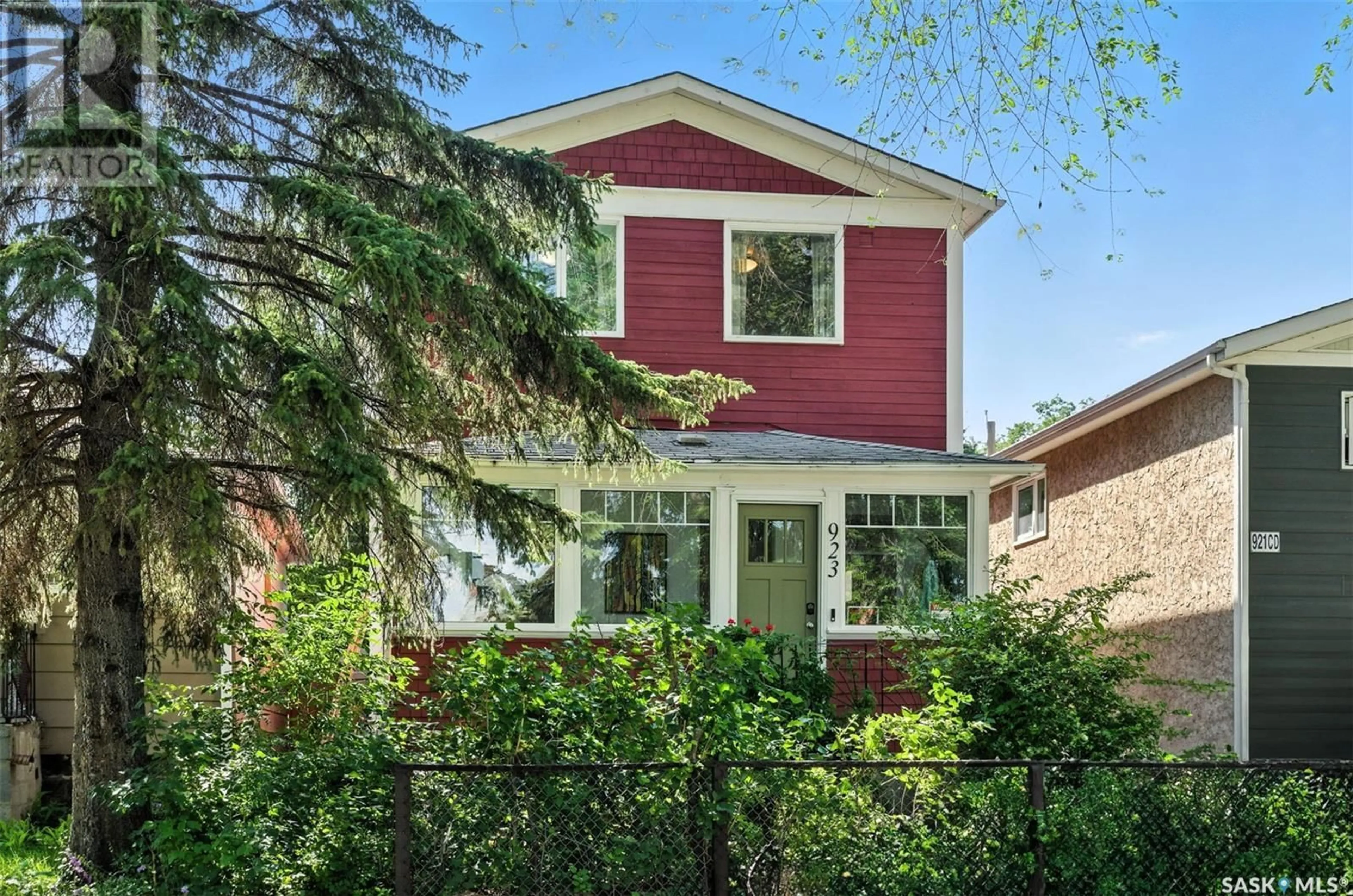 Home with brick exterior material, street for 923 I AVENUE, Saskatoon Saskatchewan S7M1Z5