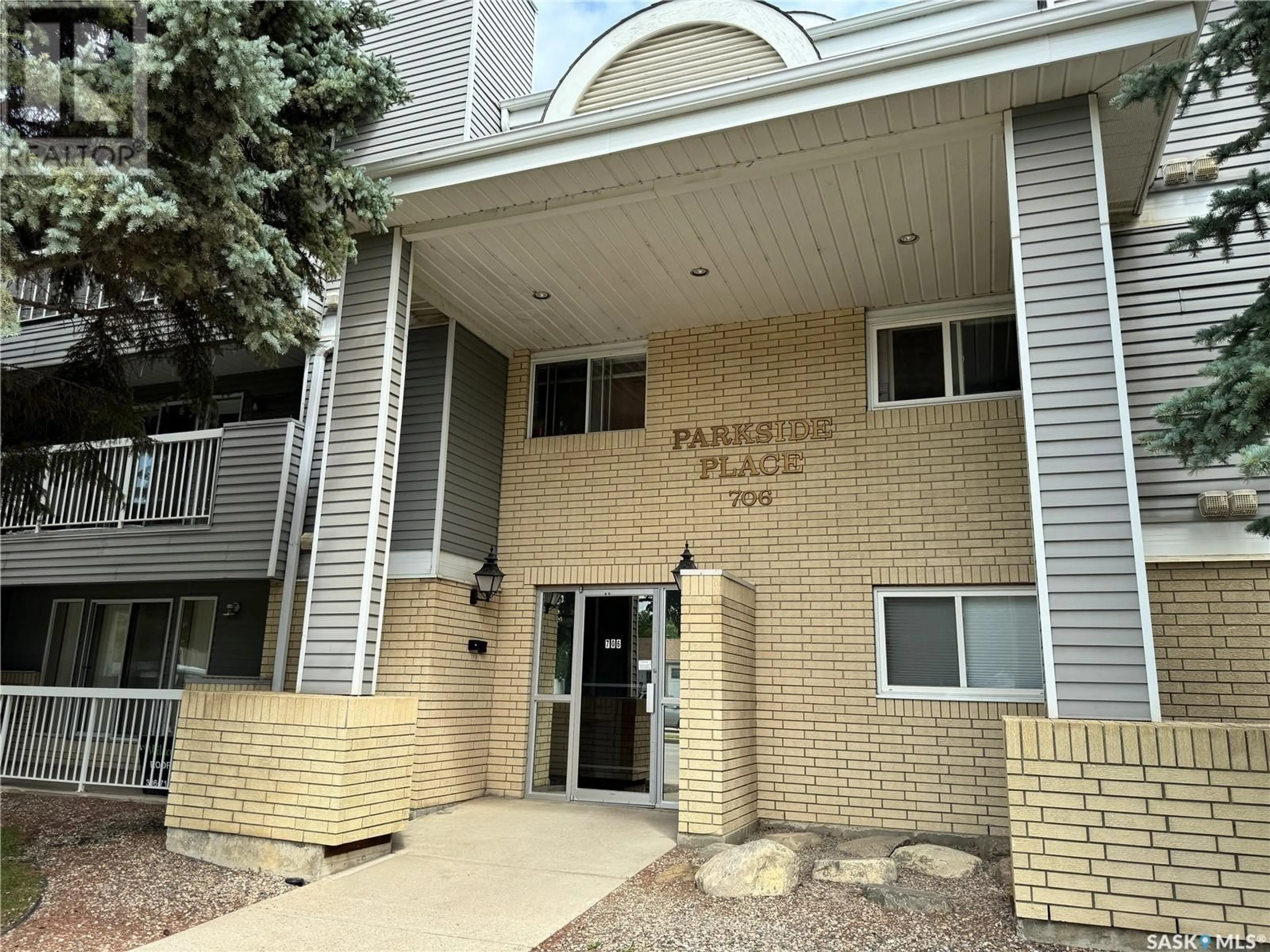 Indoor foyer for 706 - 303 CONFEDERATION DRIVE, Saskatoon Saskatchewan S7L5R7