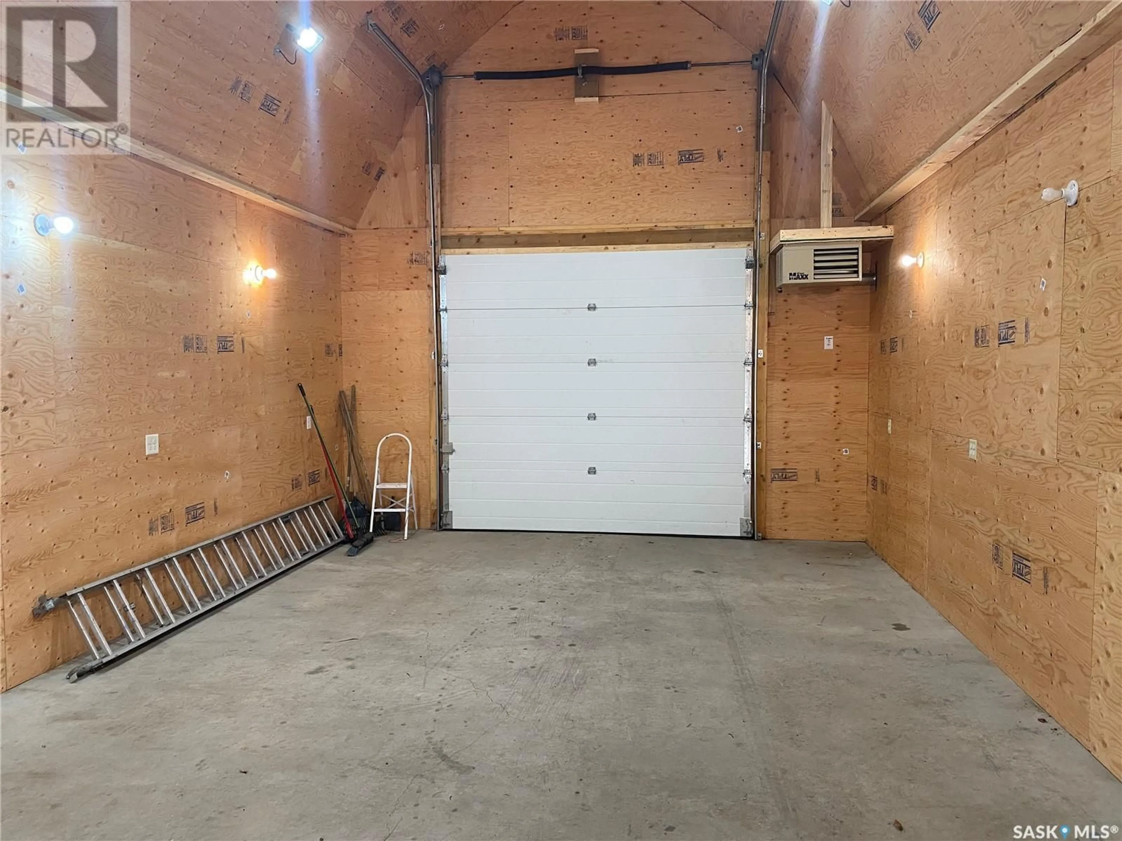 Indoor garage for 19 DIEHL DRIVE, Leask Rm No. 464 Saskatchewan S0J0J0