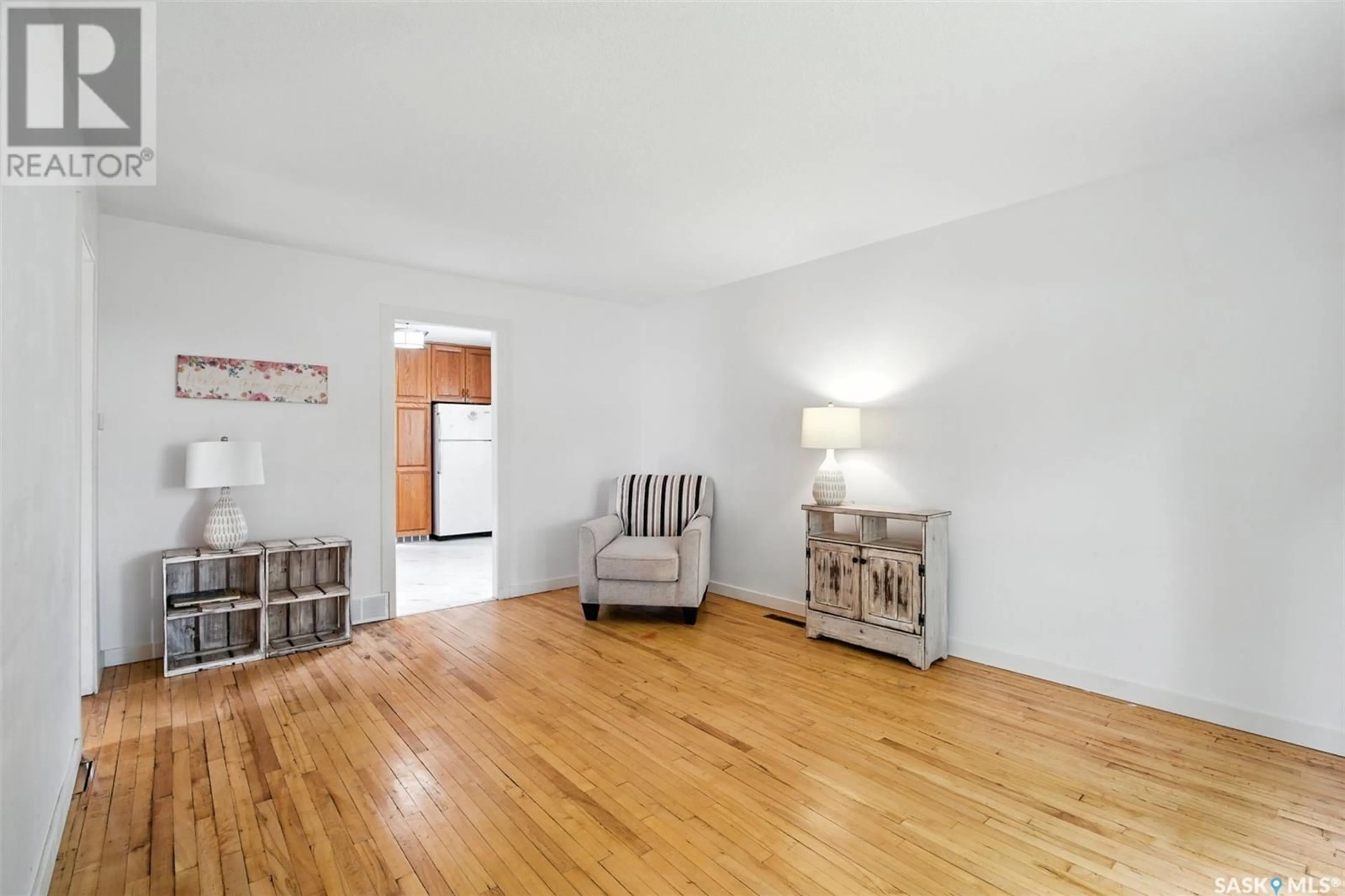 Living room with furniture, unknown for 909 I AVENUE, Saskatoon Saskatchewan S7L2H4
