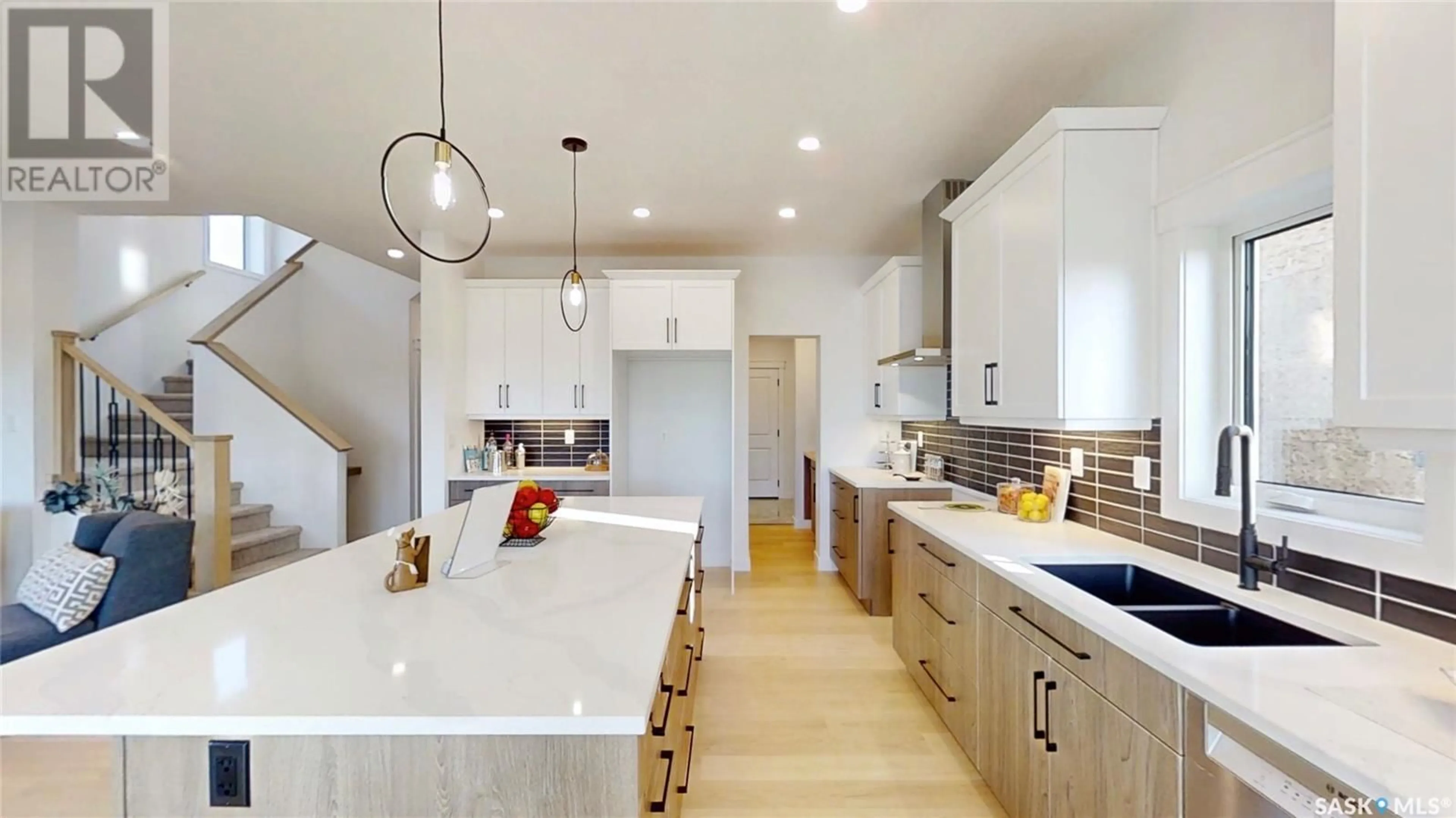 Contemporary kitchen, unknown for 727 NAZARALI LANE, Saskatoon Saskatchewan S7V1X4