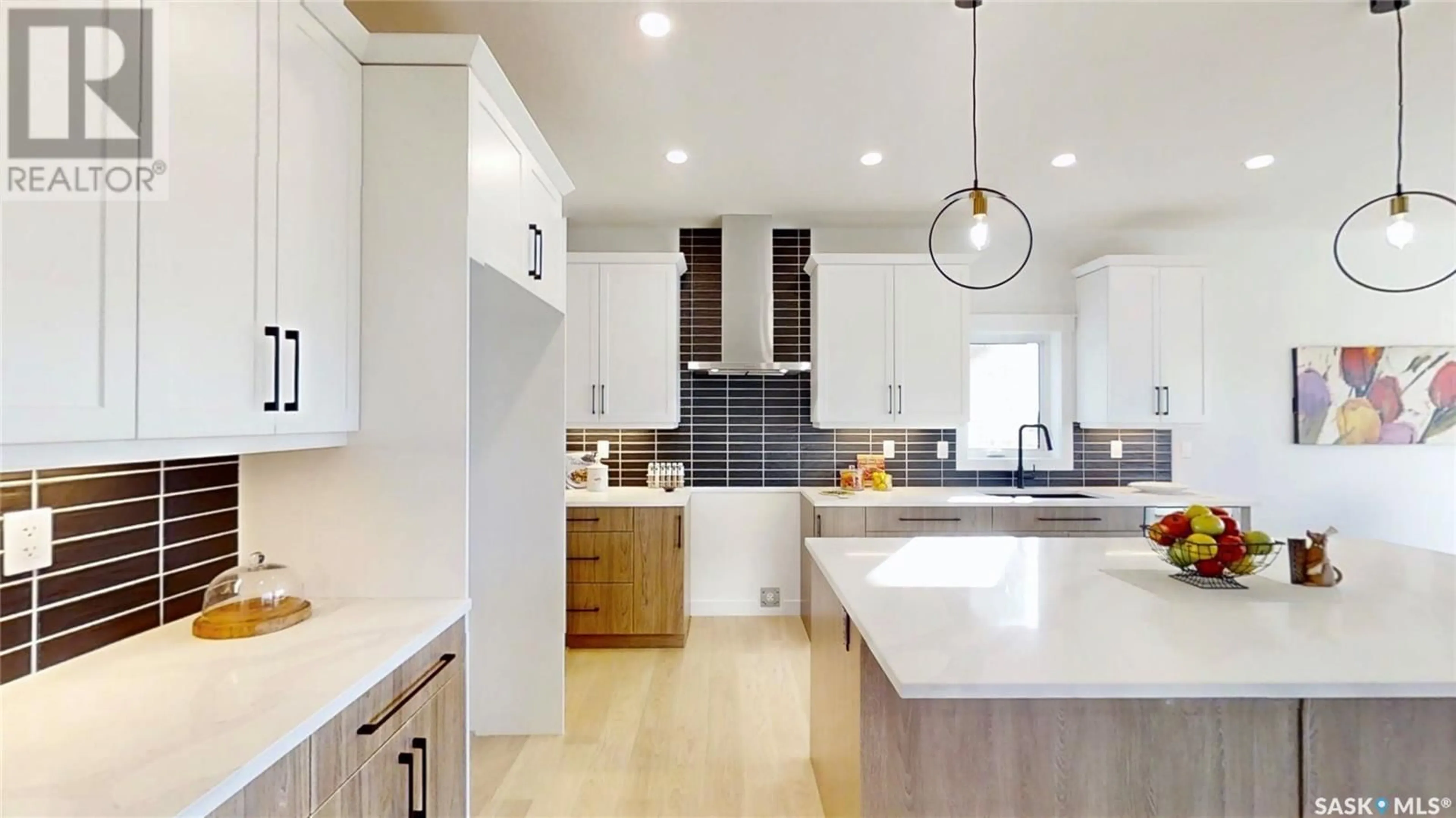 Contemporary kitchen, ceramic/tile floor for 727 NAZARALI LANE, Saskatoon Saskatchewan S7V1X4