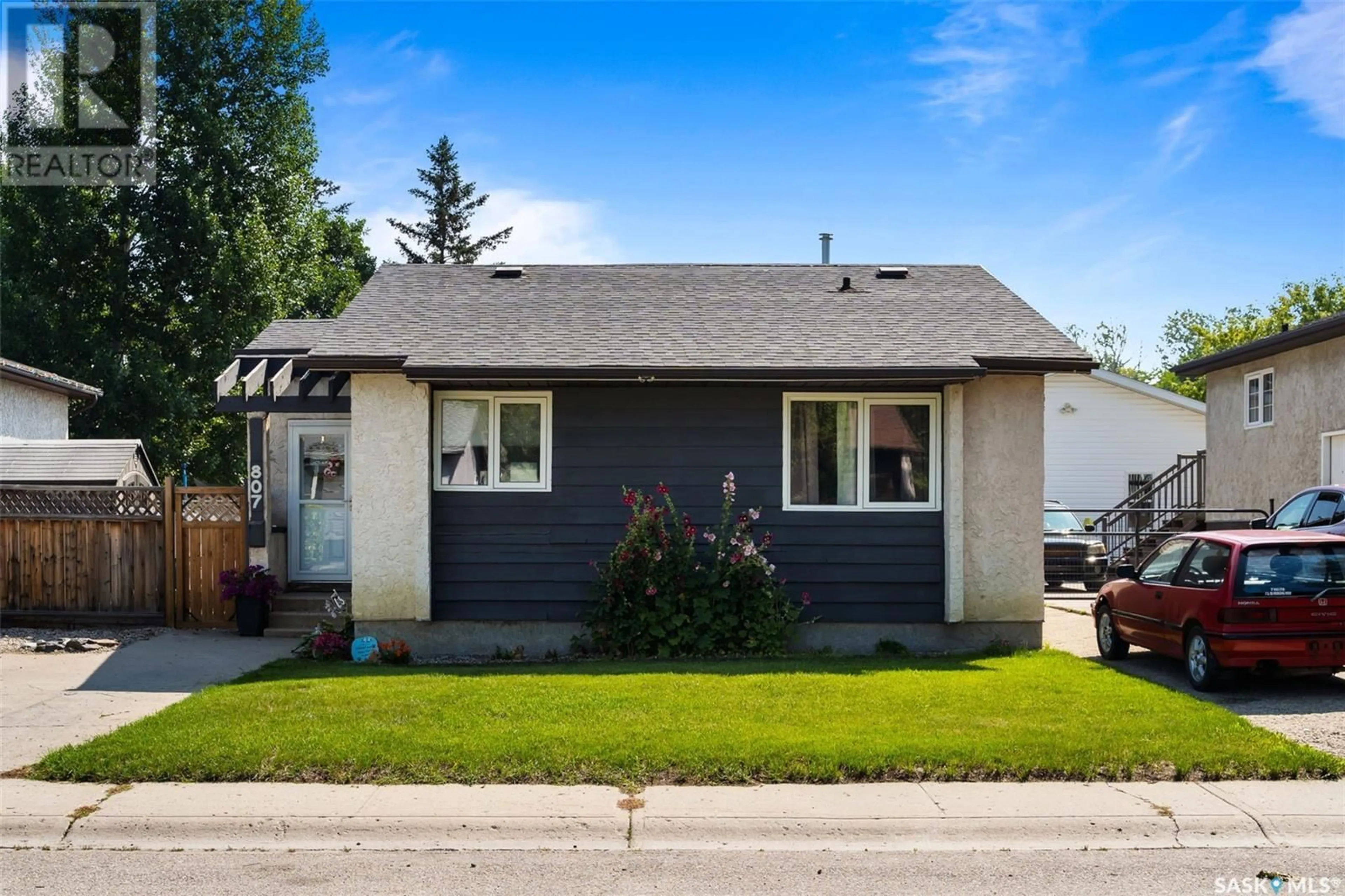 Home with vinyl exterior material, street for 807 VANIER DRIVE, Regina Saskatchewan S4X2K9