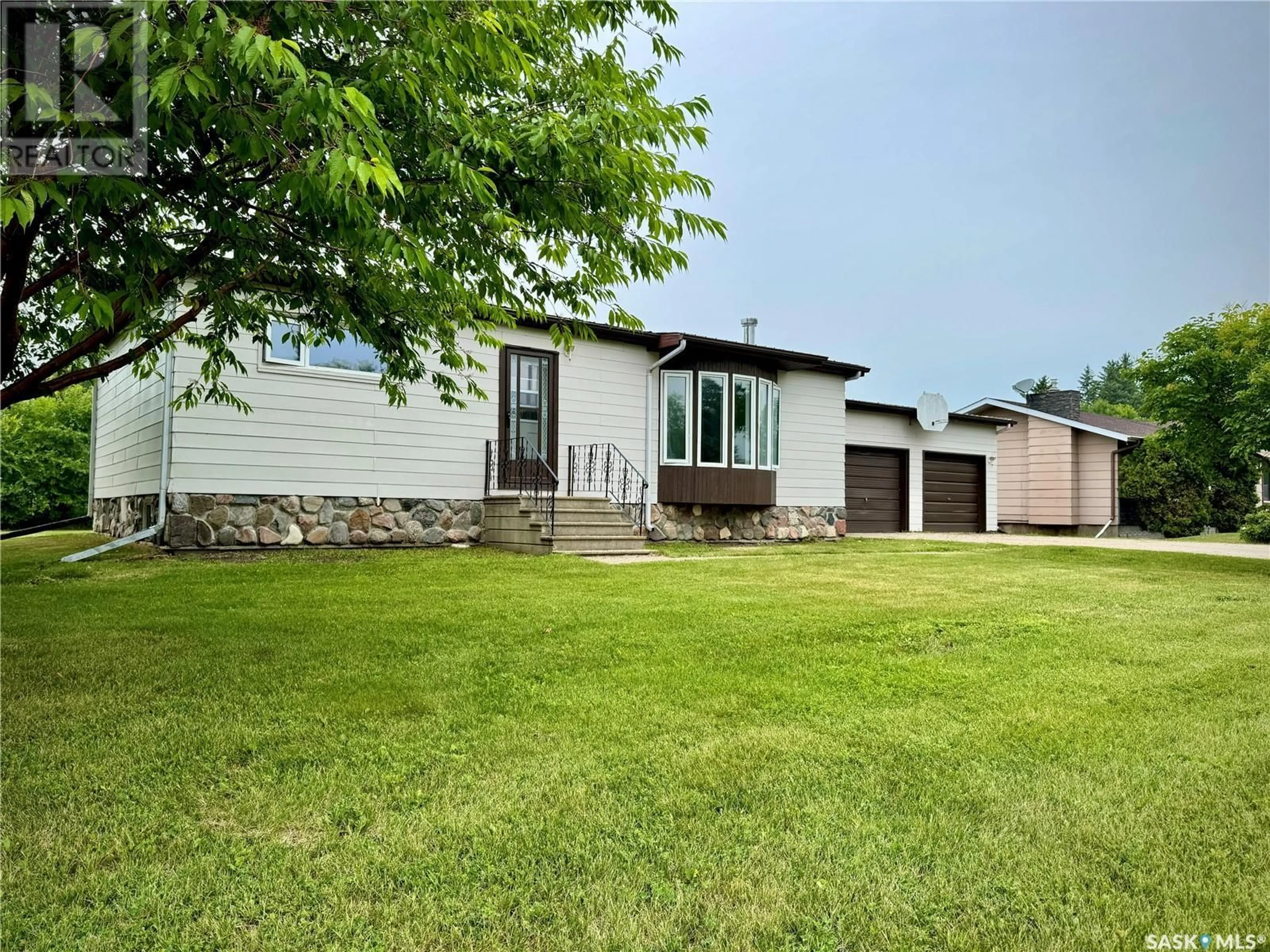 A pic from outside/outdoor area/front of a property/back of a property/a pic from drone, street for 306 ANGUS PLACE, Stockholm Saskatchewan S0A3Y0
