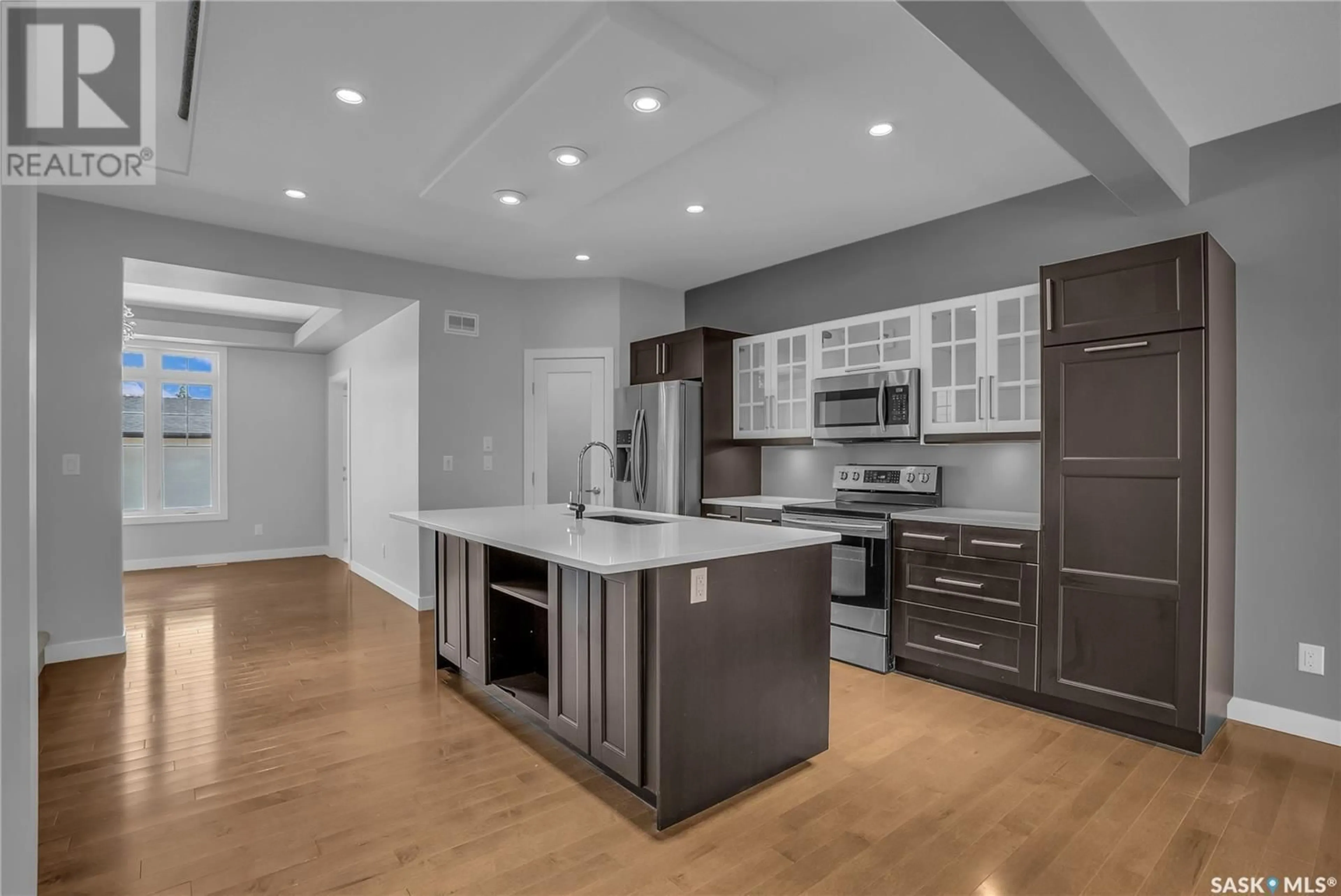 Open concept kitchen, unknown for 1108 9TH STREET, Saskatoon Saskatchewan S7H0N5