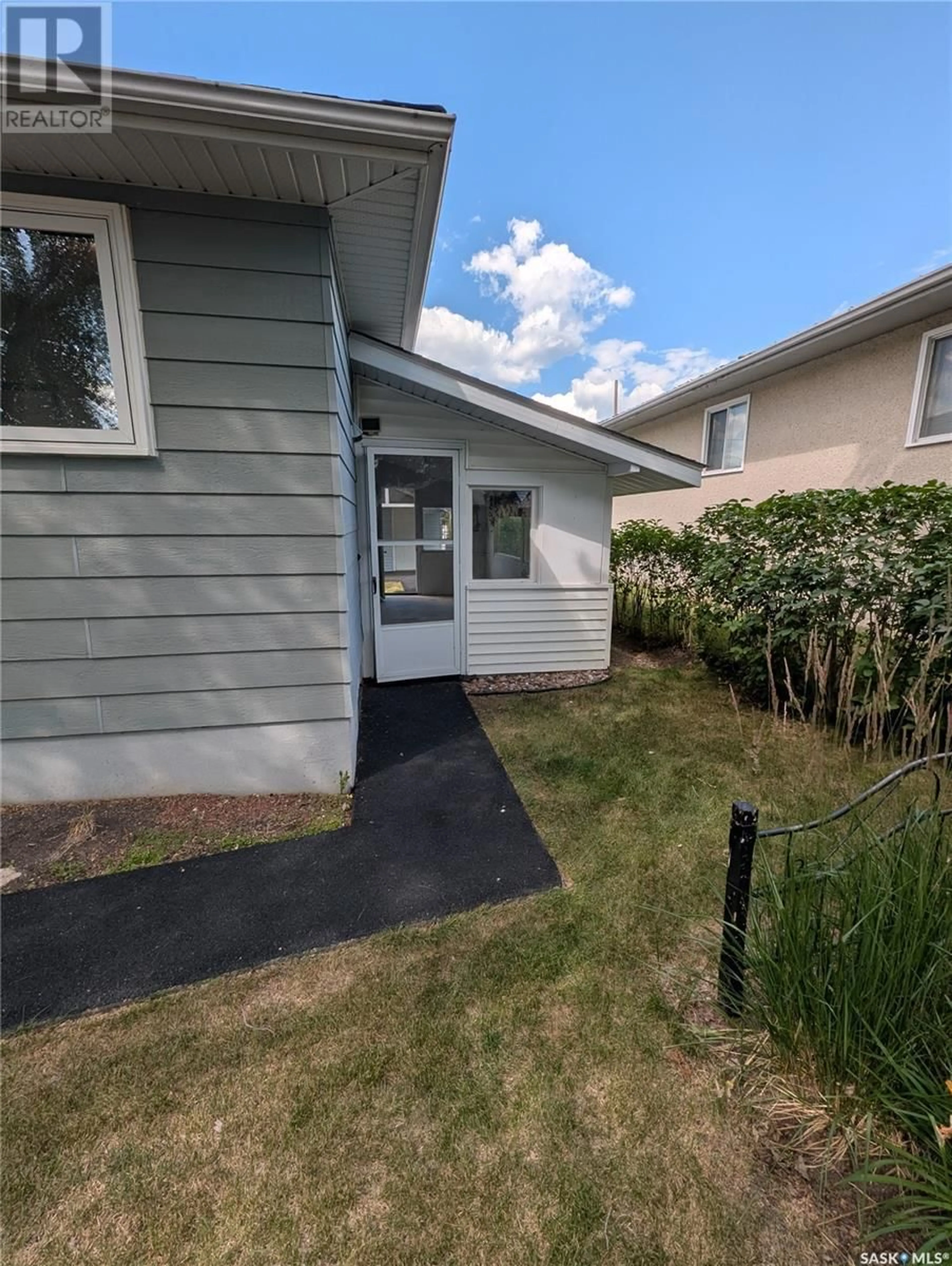 Home with vinyl exterior material, street for 330 25TH STREET, Prince Albert Saskatchewan S6V1T1