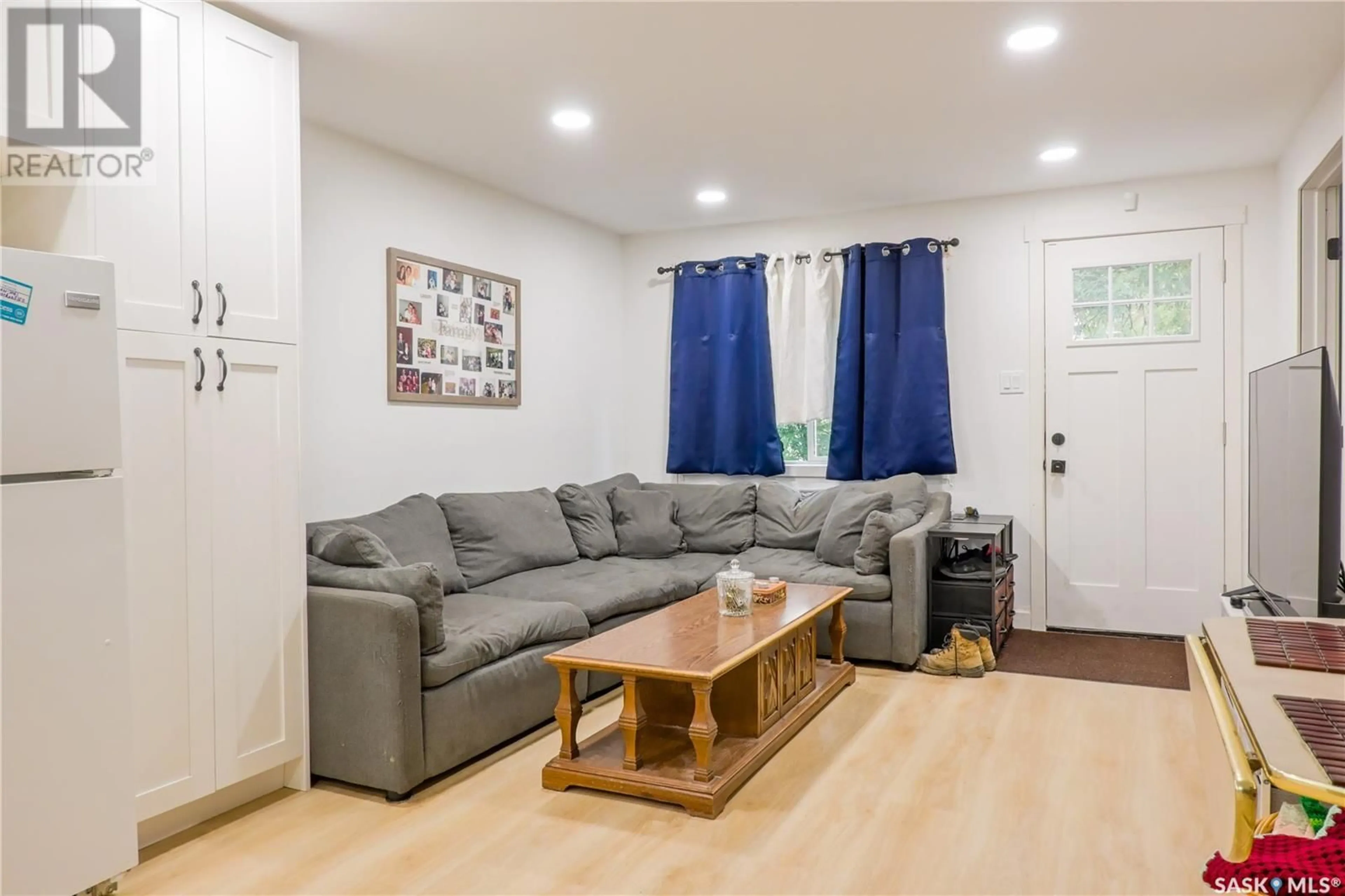 Living room with furniture, unknown for 693 RETALLACK STREET, Regina Saskatchewan S4T2G5