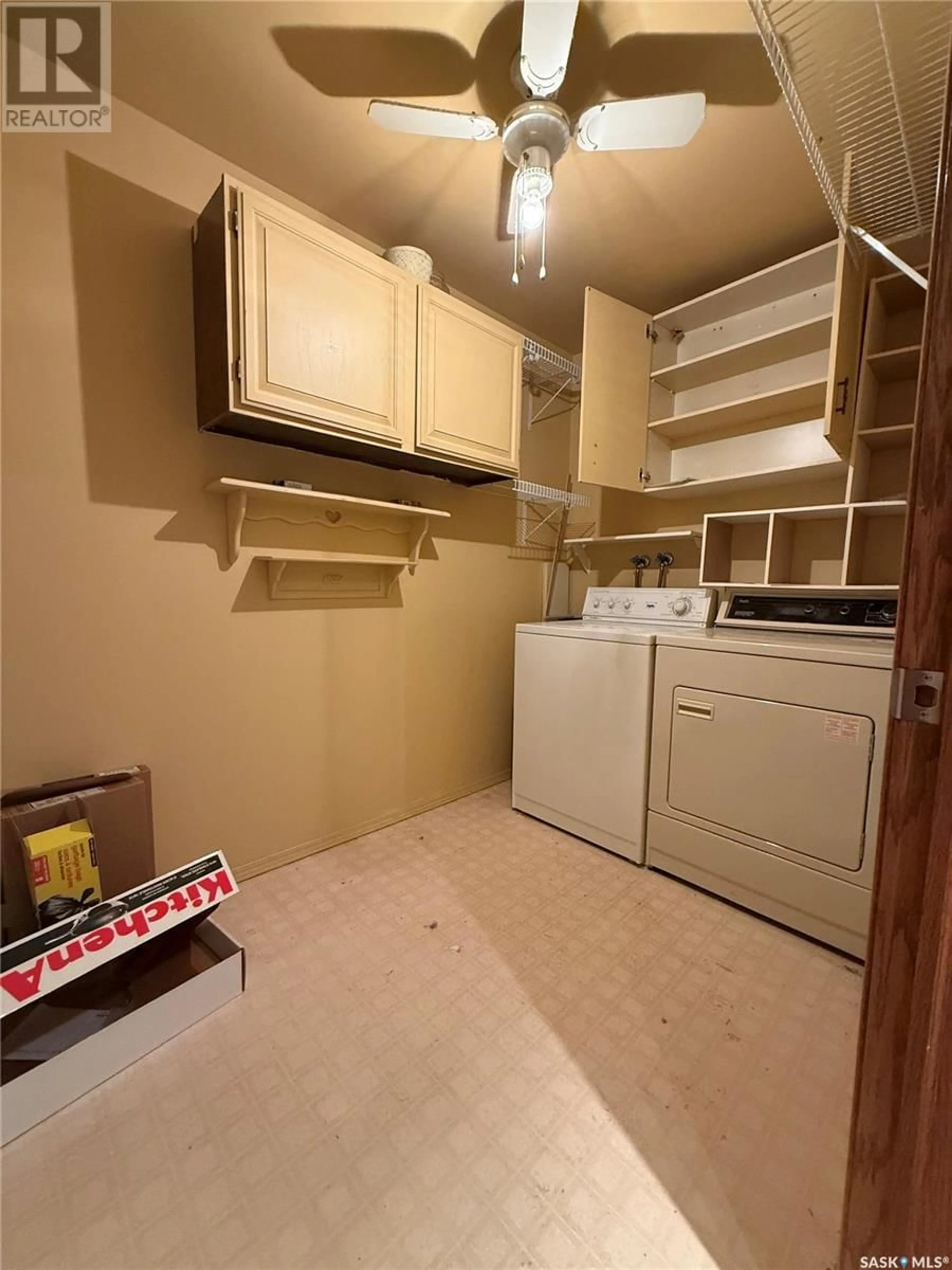 Laundry room for 303 1867 15TH AVENUE, Regina Saskatchewan S4P4J4