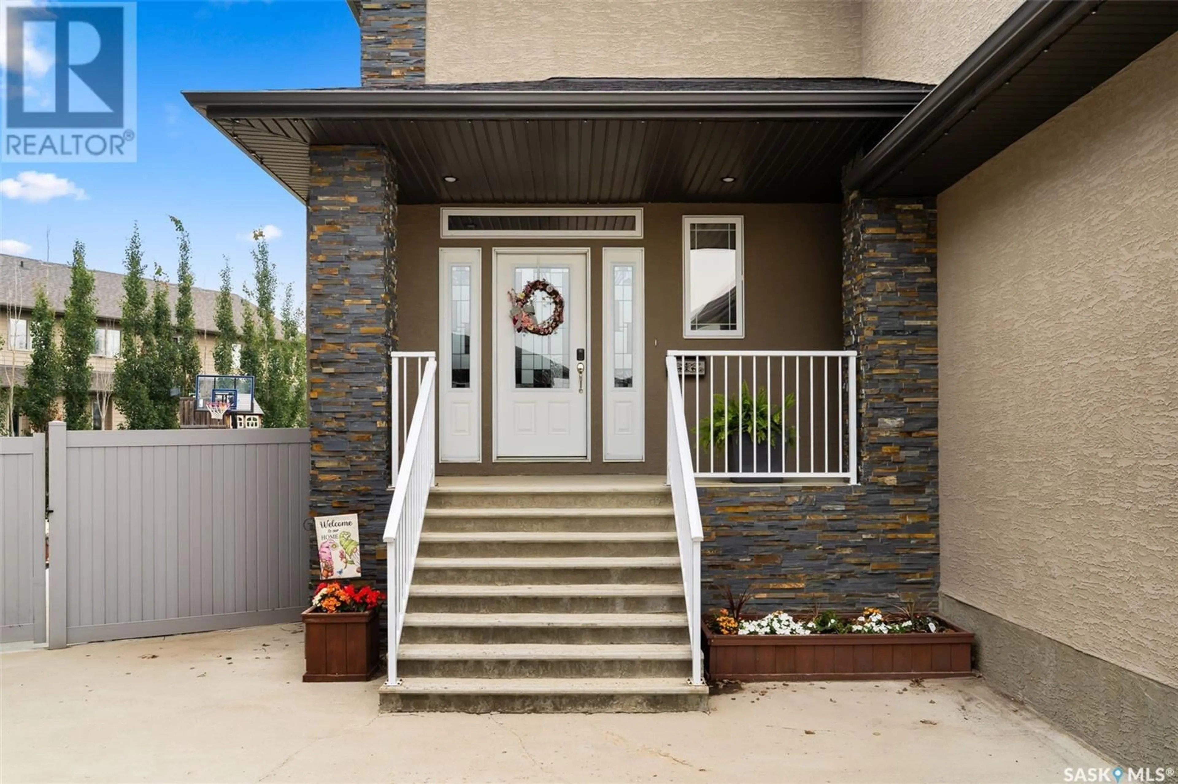 Indoor entryway for 3841 GOLDFINCH WAY, Regina Saskatchewan S4V1S4