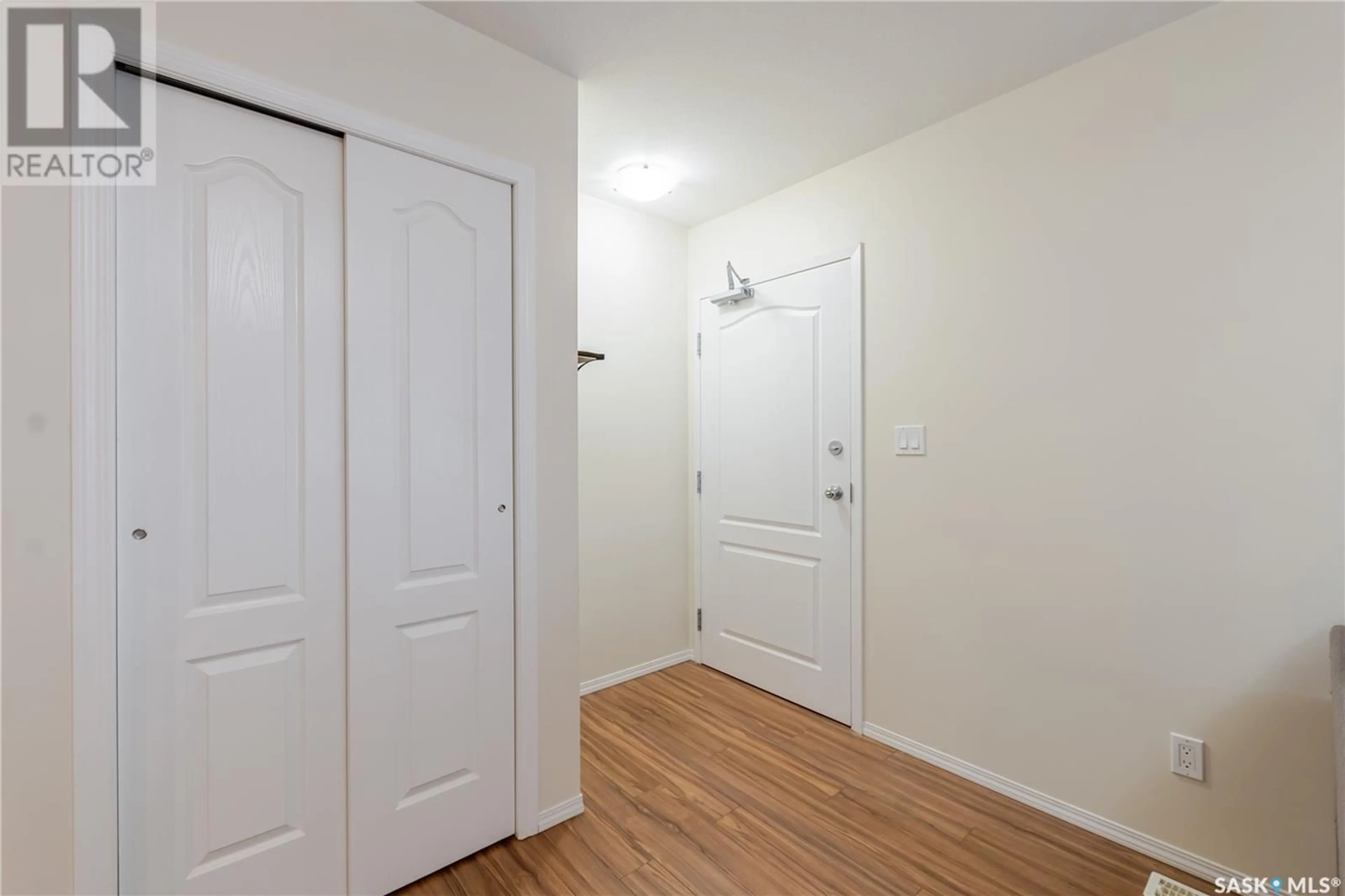 Indoor entryway for S - 204 221 MAIN STREET, Moose Jaw Saskatchewan S6H2R4