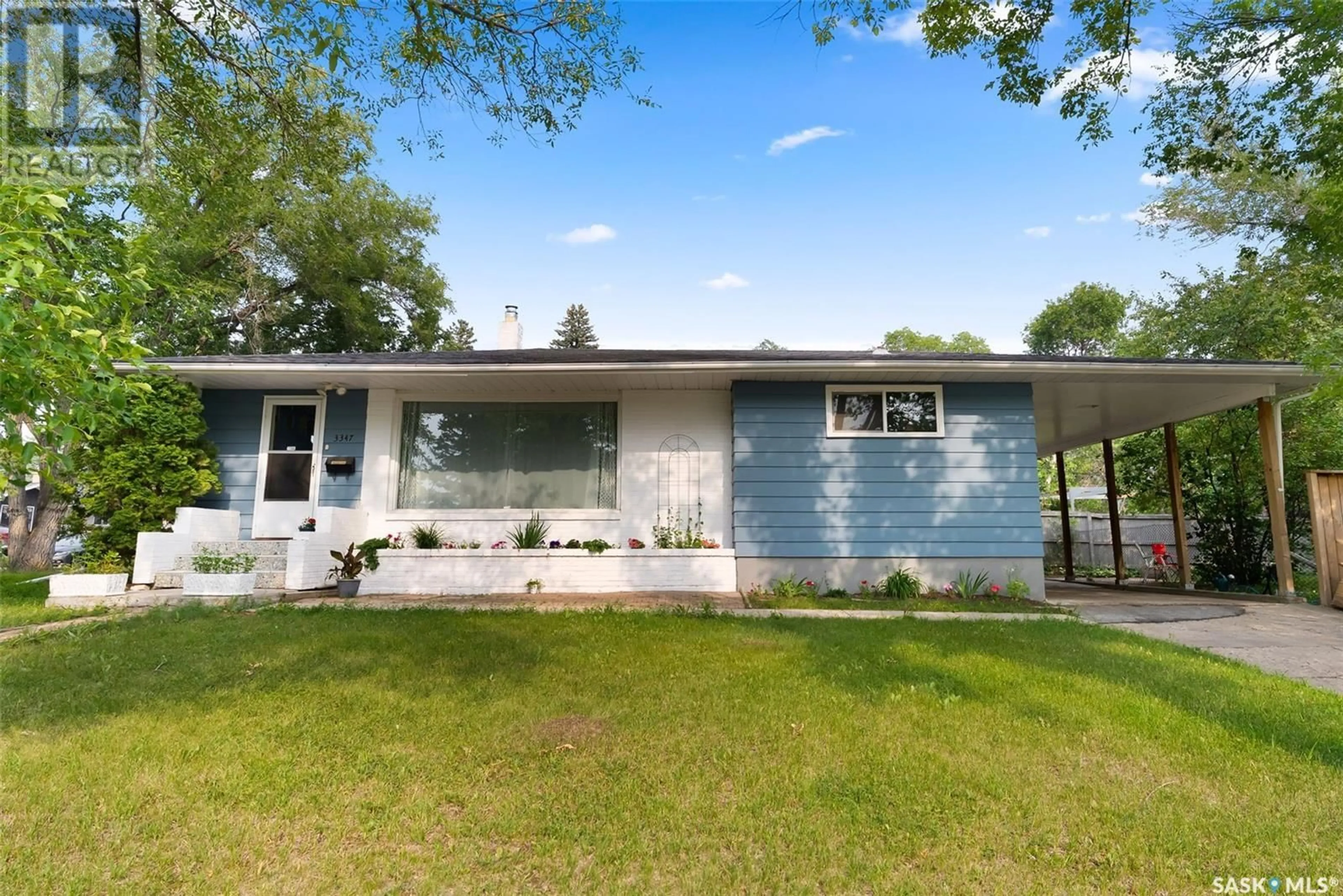 Home with vinyl exterior material, unknown for 3347 QUEEN STREET, Regina Saskatchewan S4S1B2