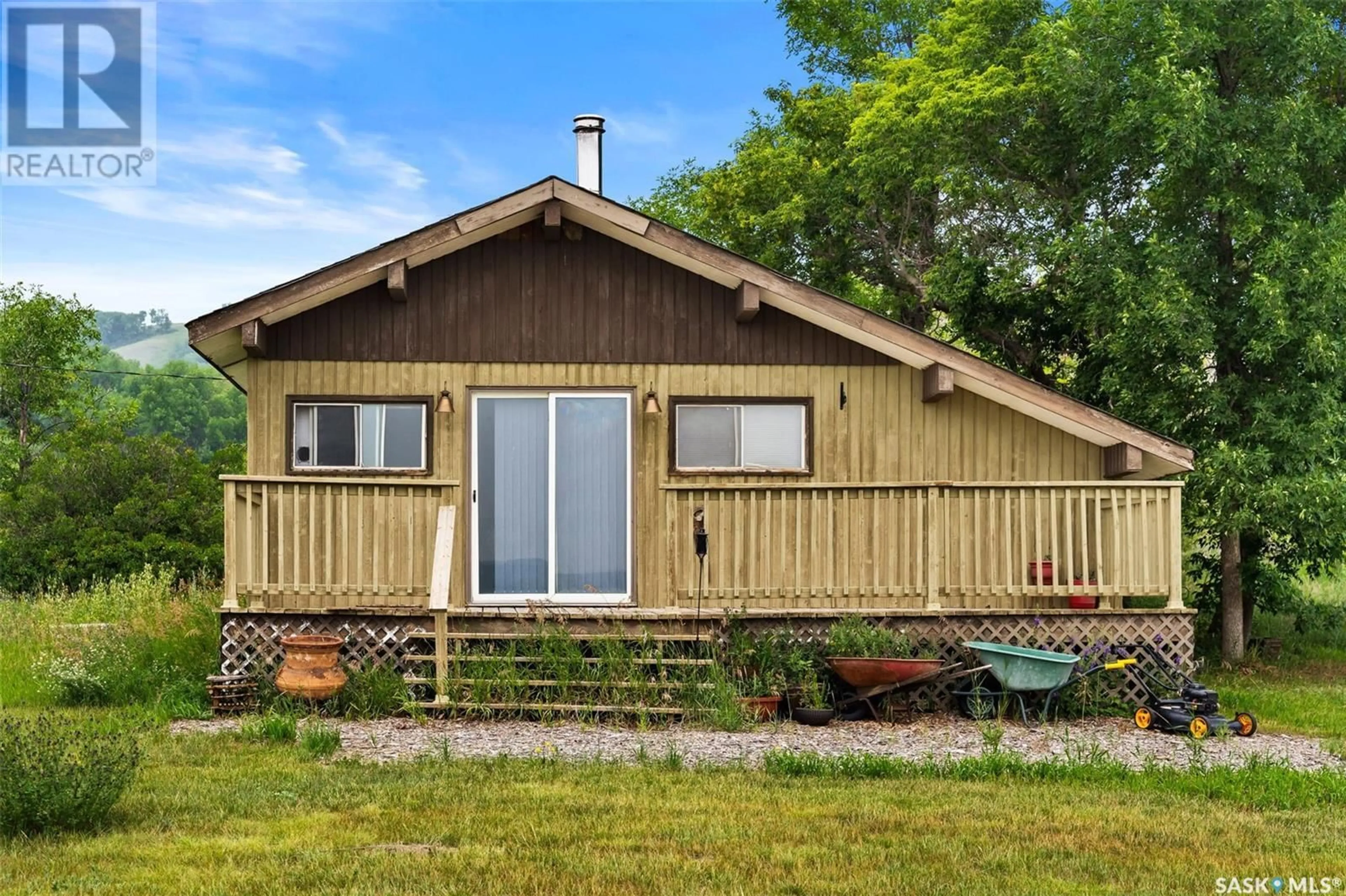 Home with vinyl exterior material, unknown for KNOWLES ACREAGE, Longlaketon Rm No. 219 Saskatchewan S0G0W0