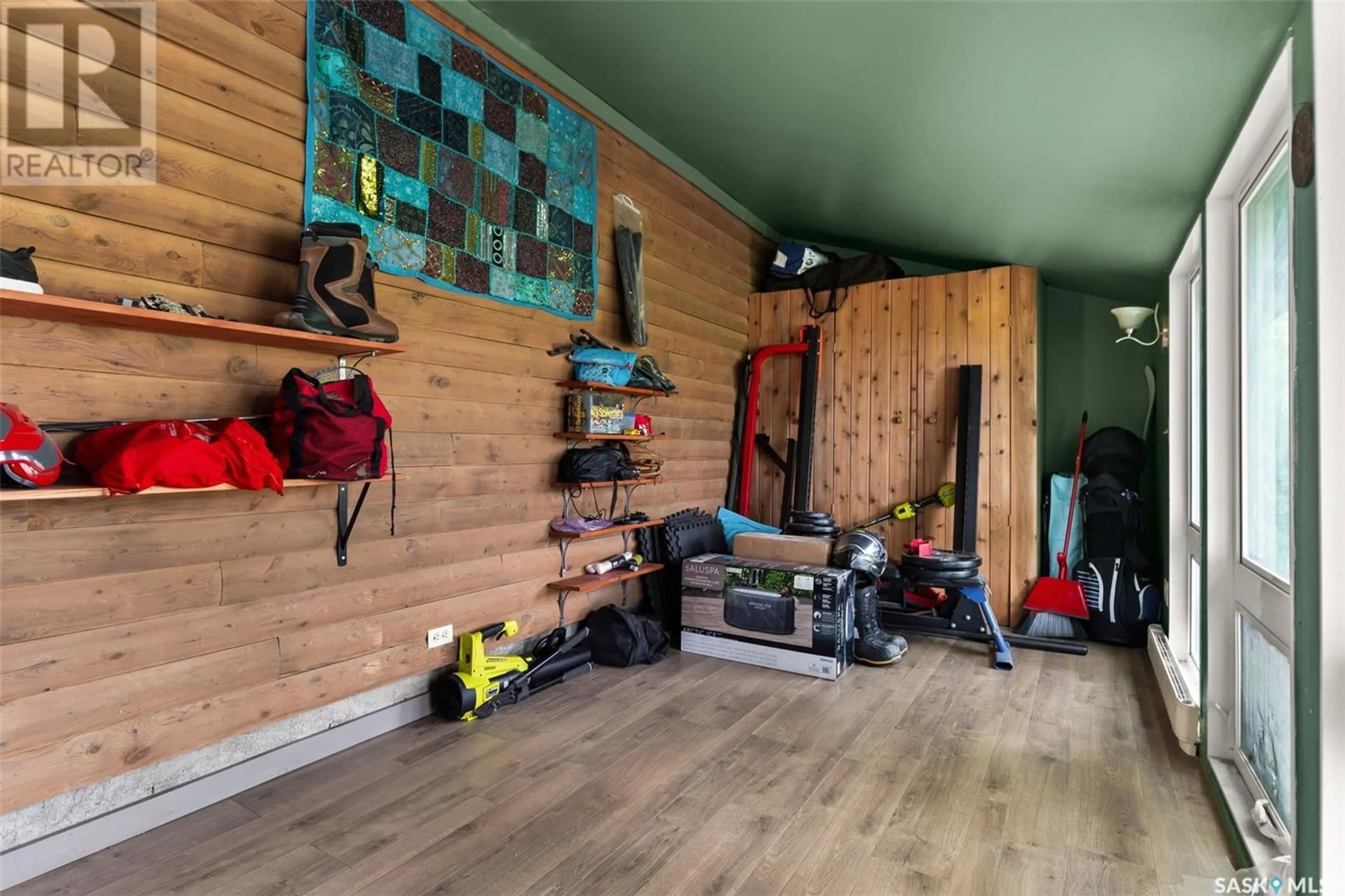 Indoor garage for KNOWLES ACREAGE, Longlaketon Rm No. 219 Saskatchewan S0G0W0