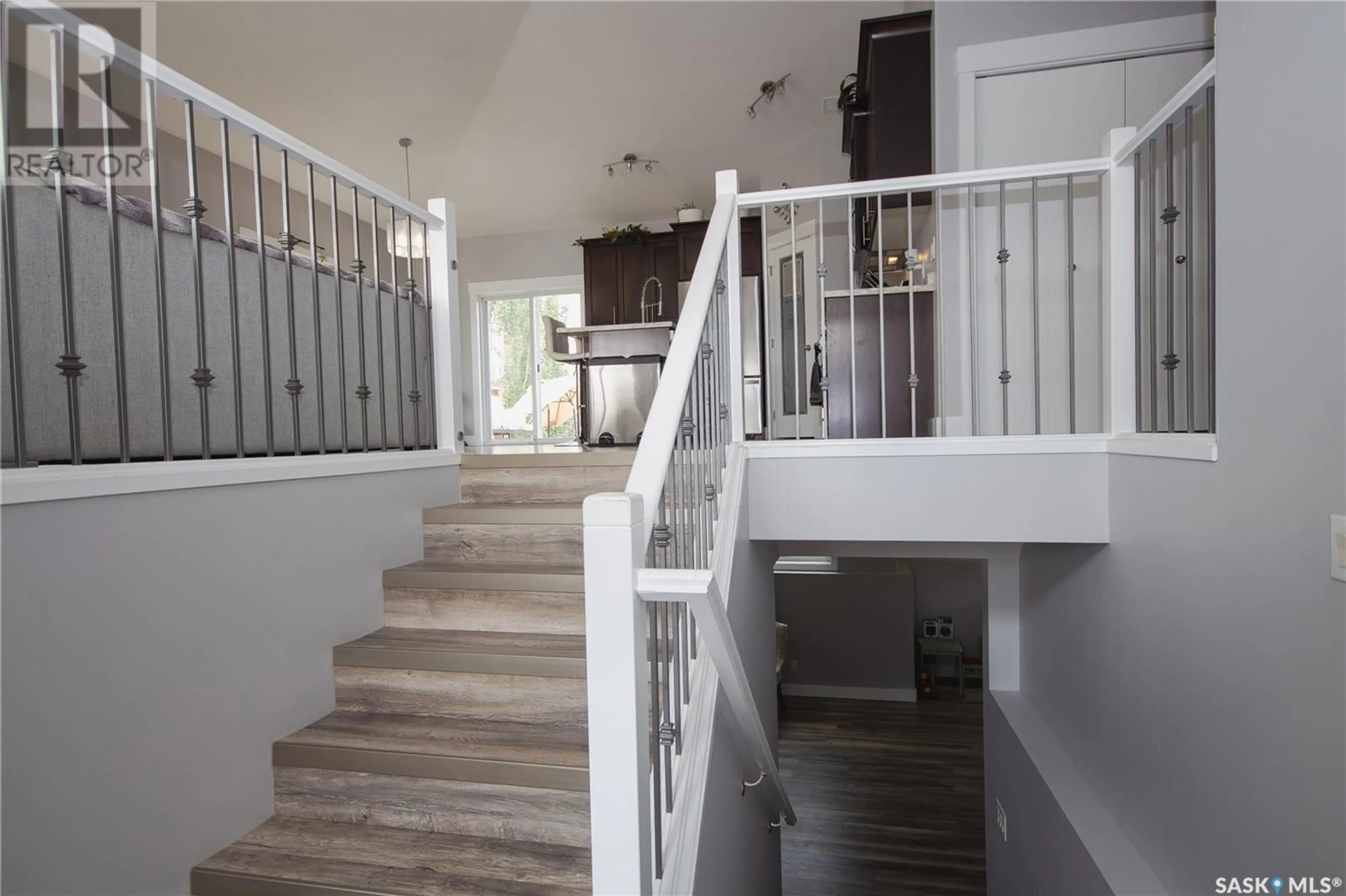 Indoor foyer for 286 15TH STREET, Battleford Saskatchewan S0M0E0